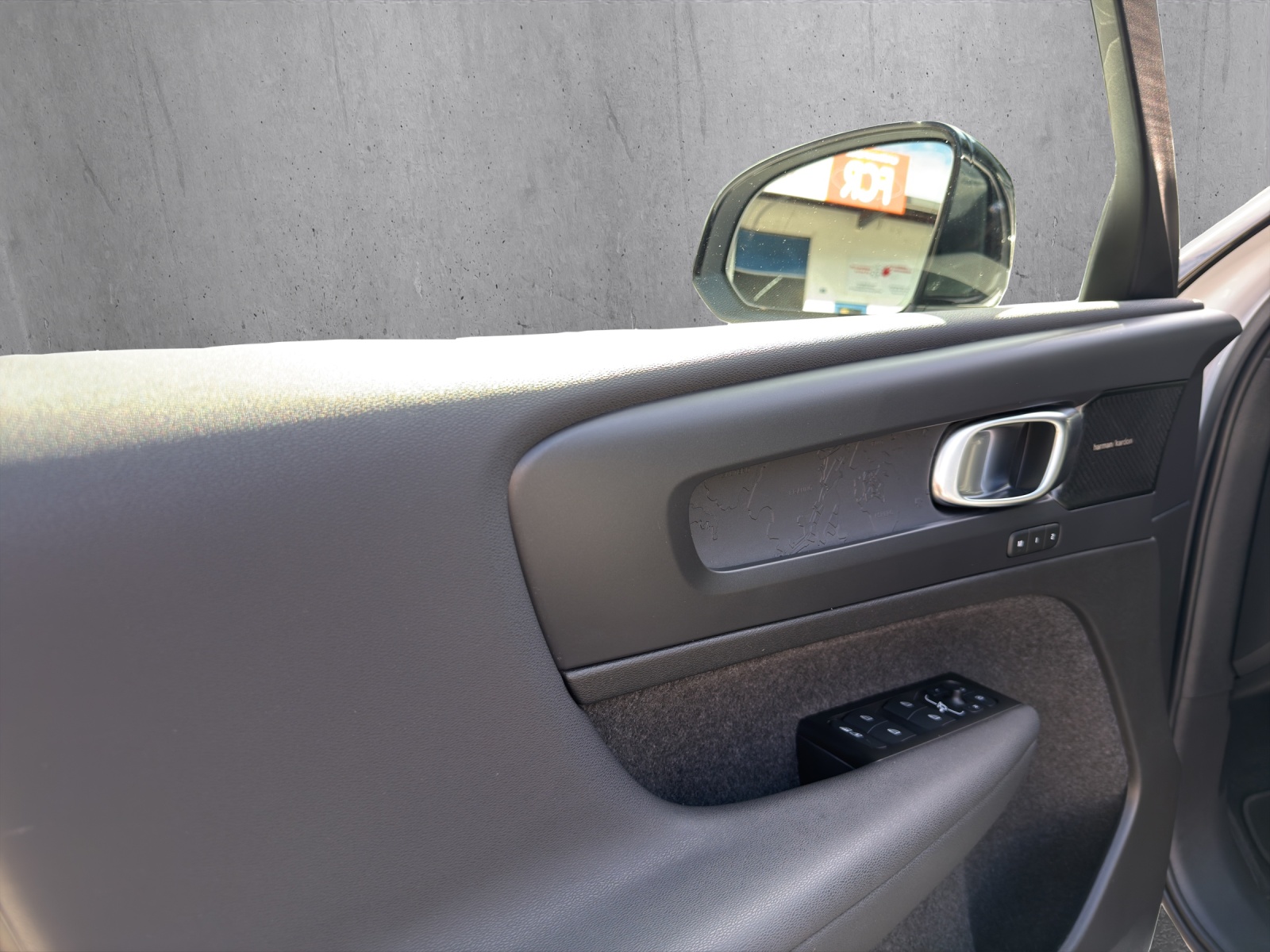 VOLVO C40 P8 Twin Recharge Ultimate AWD-image-8