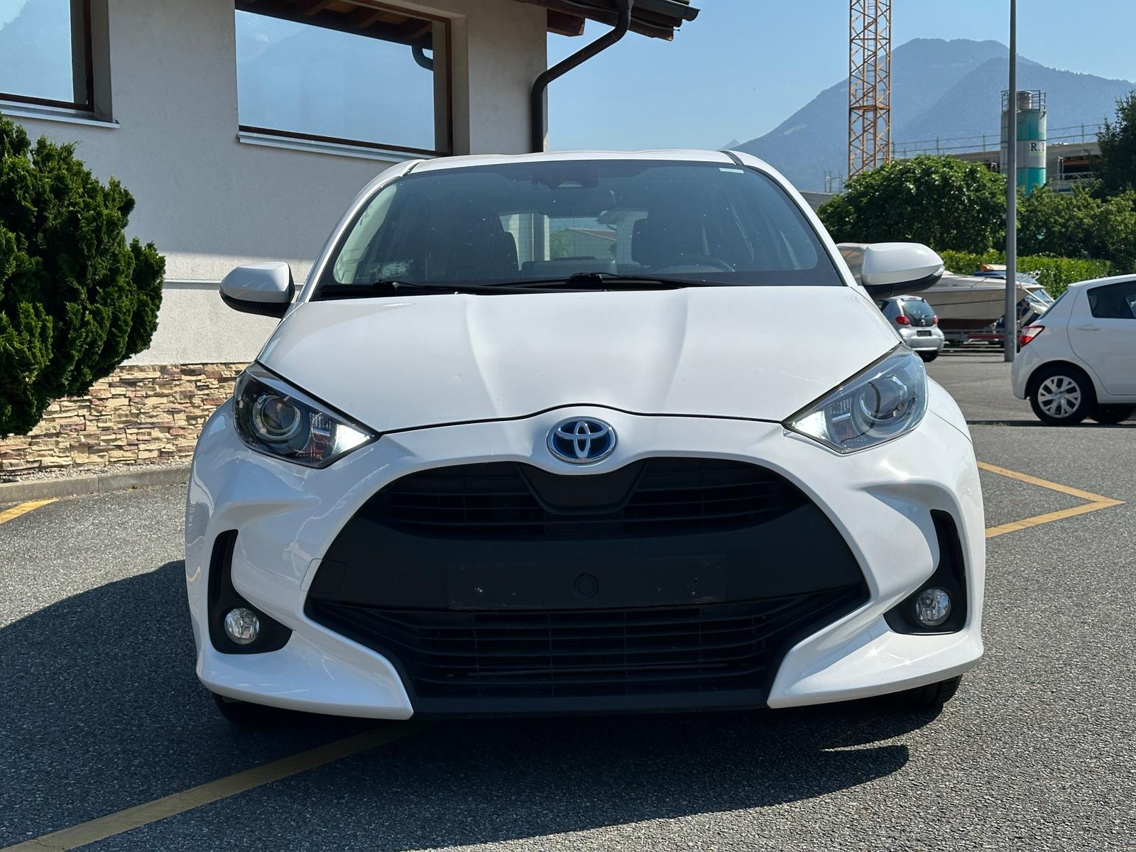 TOYOTA Yaris 1.5 Active e-CVT-image-7