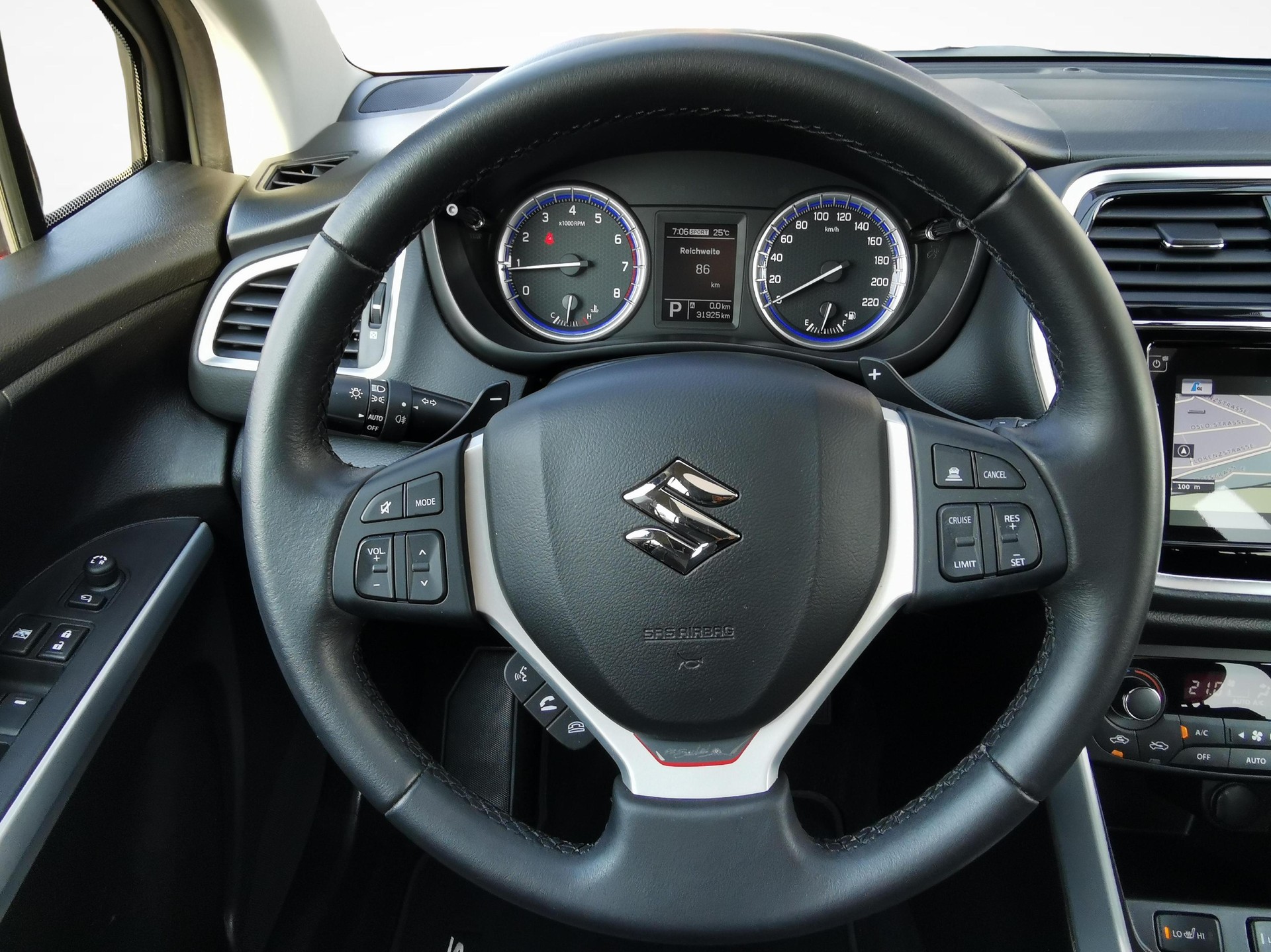 SUZUKI SX4 S-Cross 1.4 T Piz Sulai Top 4x4-image-4