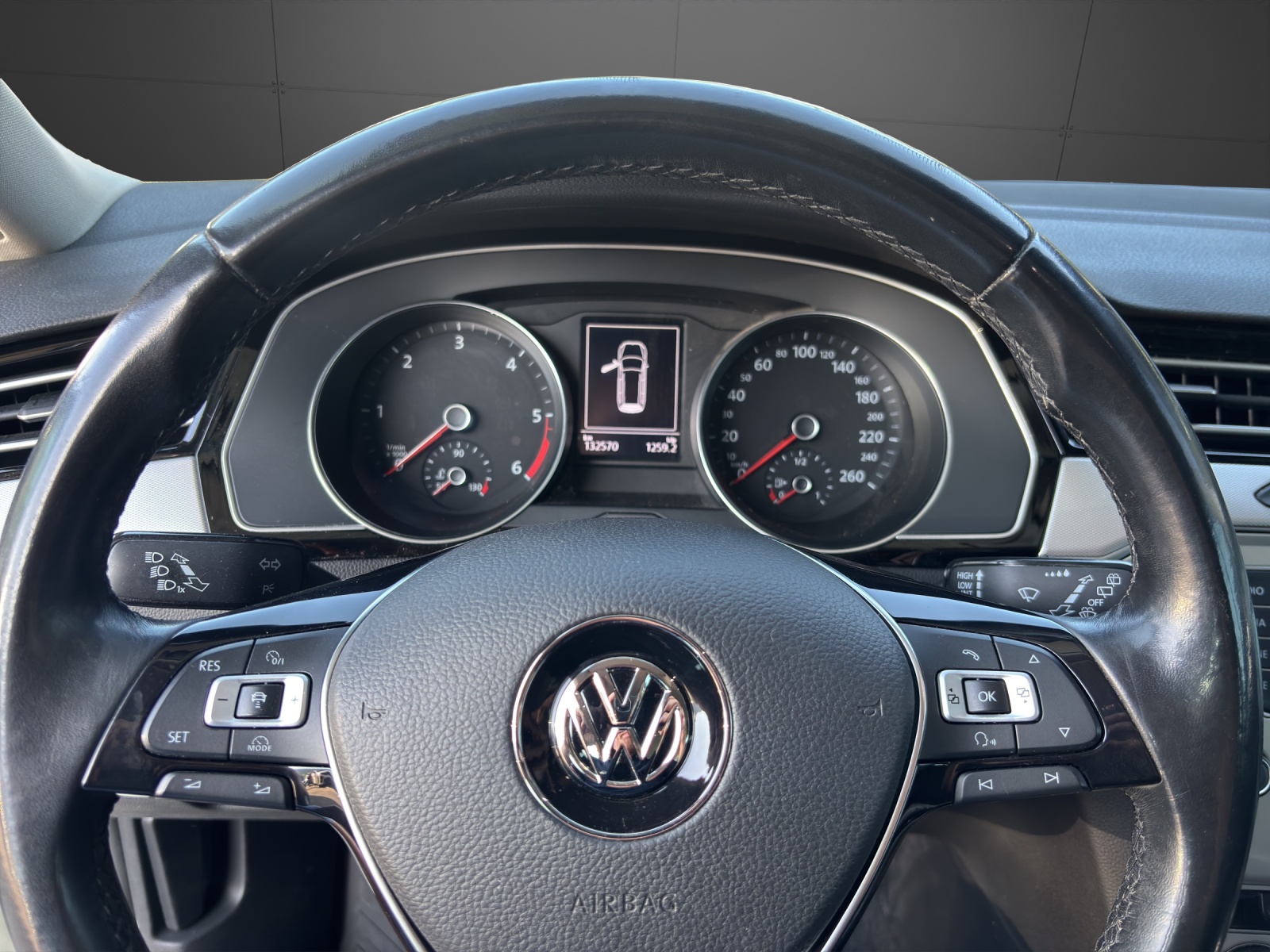 VW Passat Variant 2.0 TDI SCR BMT Comfortline 4Motion-image-5
