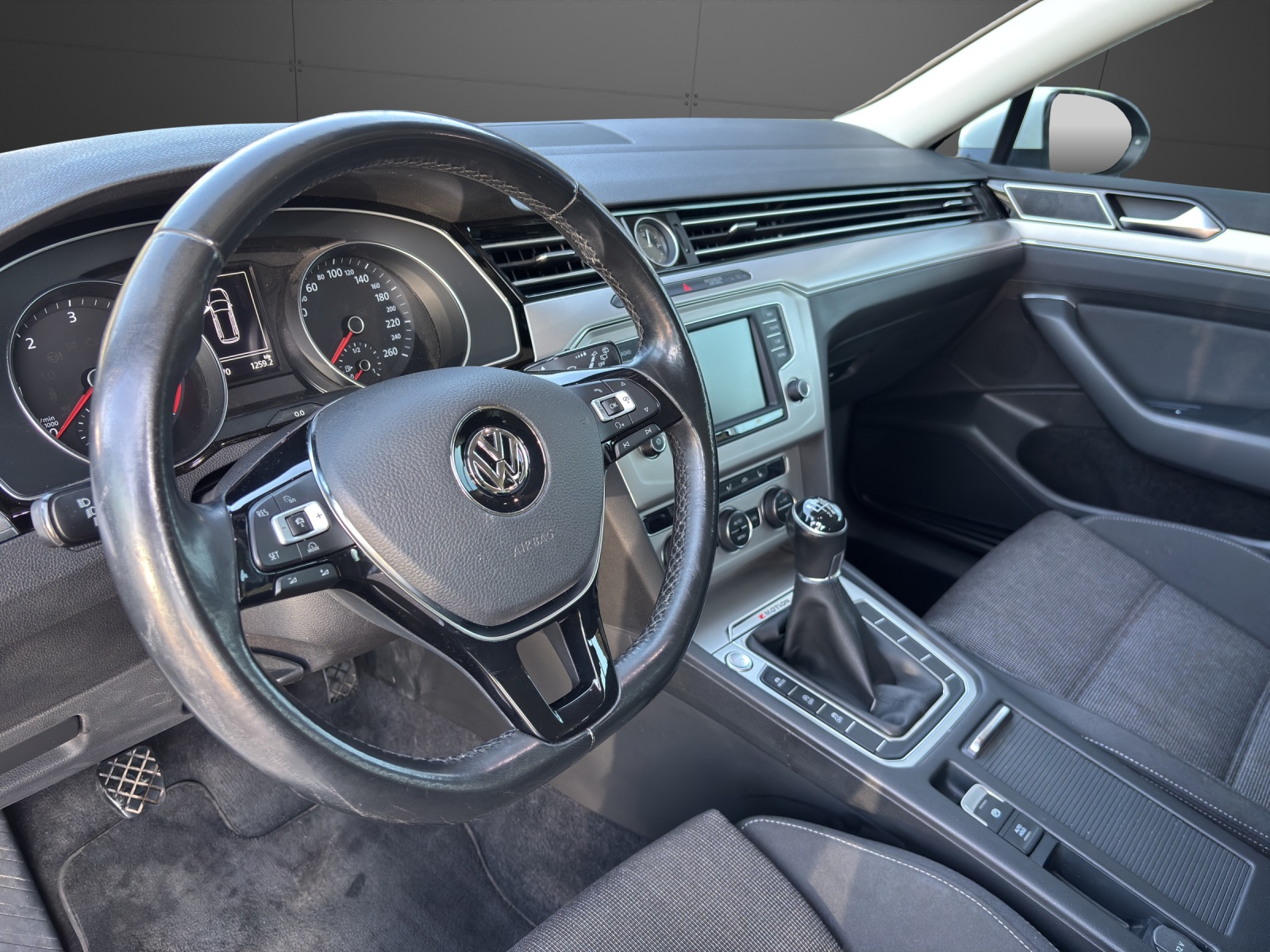 VW Passat Variant 2.0 TDI SCR BMT Comfortline 4Motion-image-3