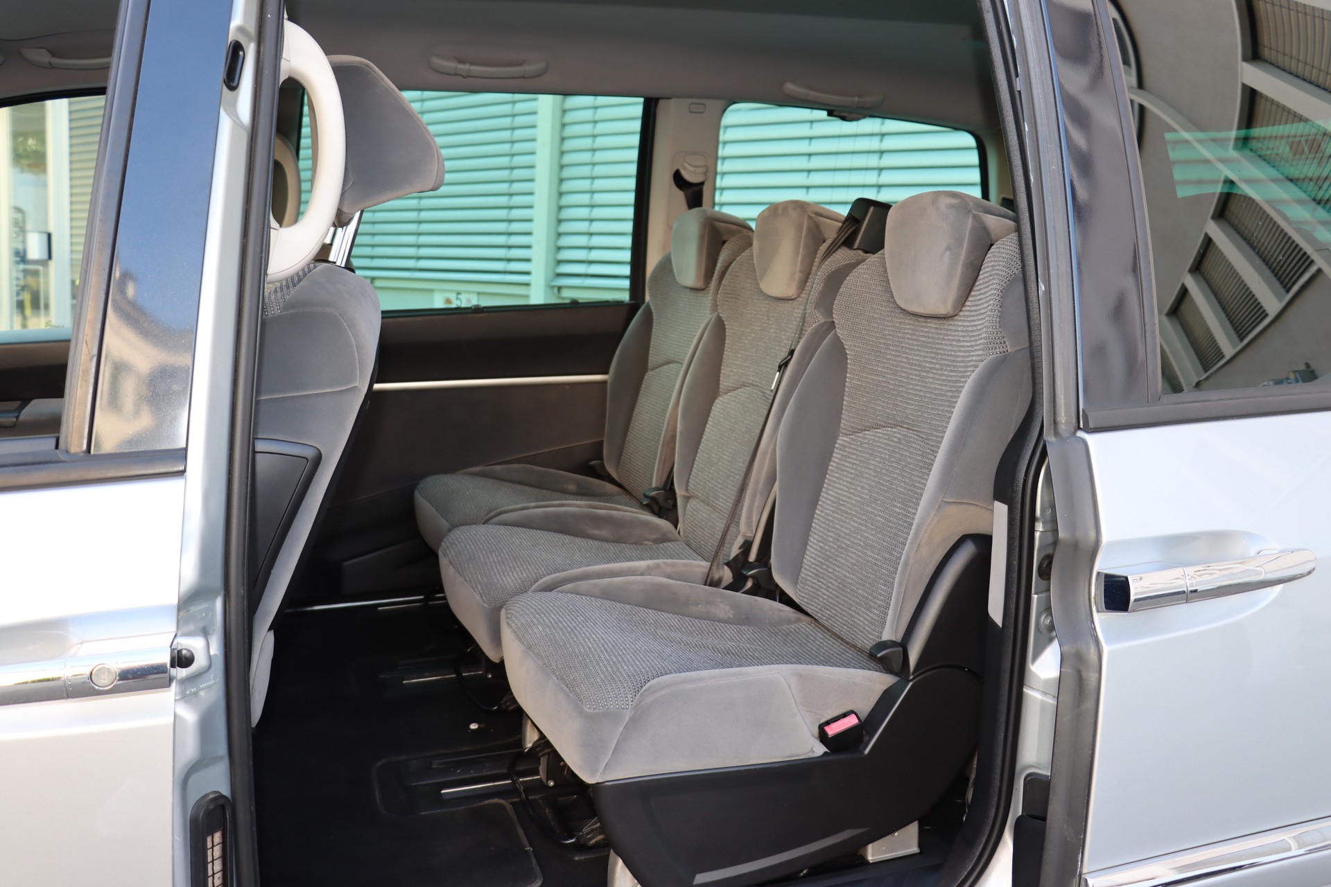 PEUGEOT 807 2.0 16V (SR) Family Automatic-image-9