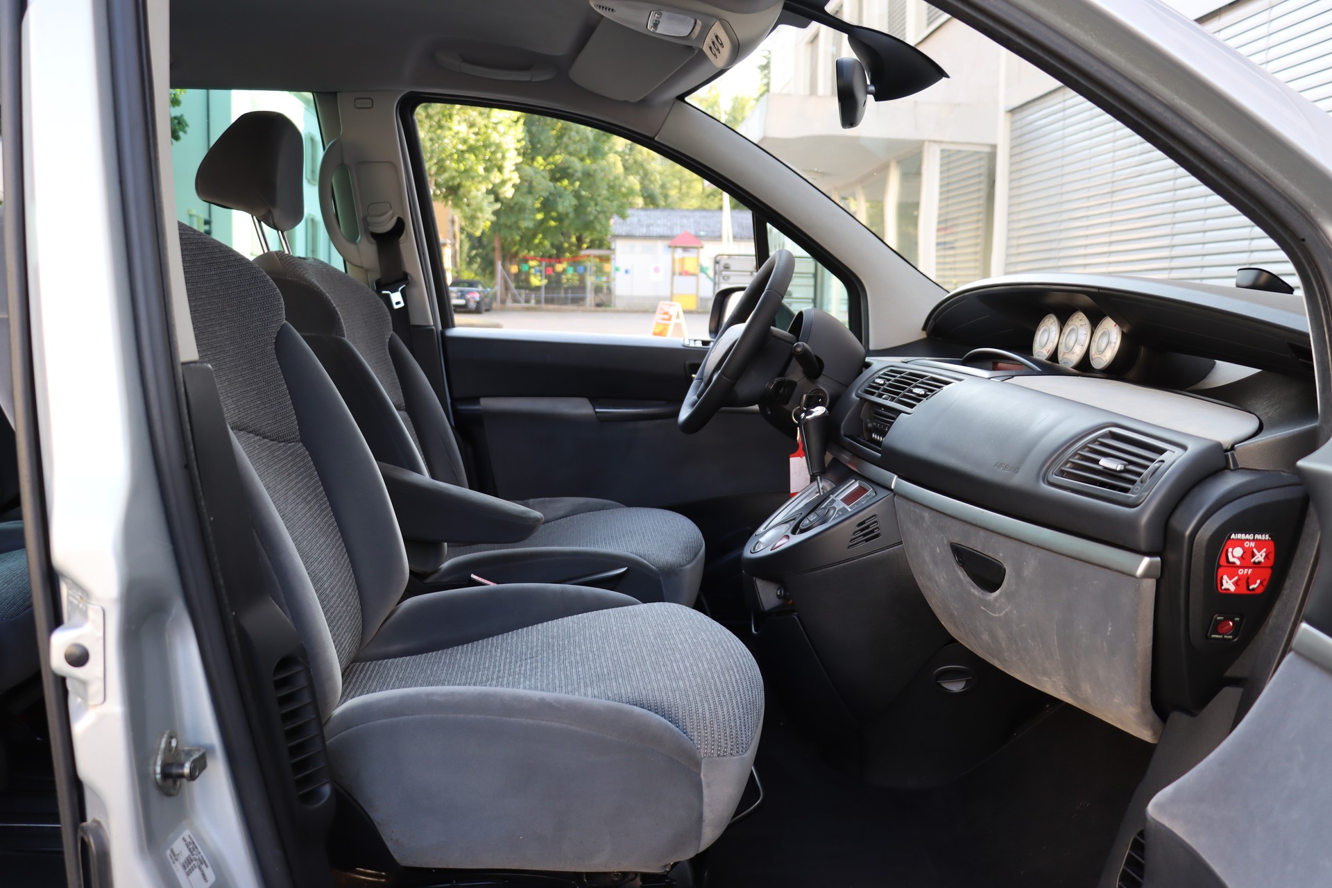 PEUGEOT 807 2.0 16V (SR) Family Automatic-image-7
