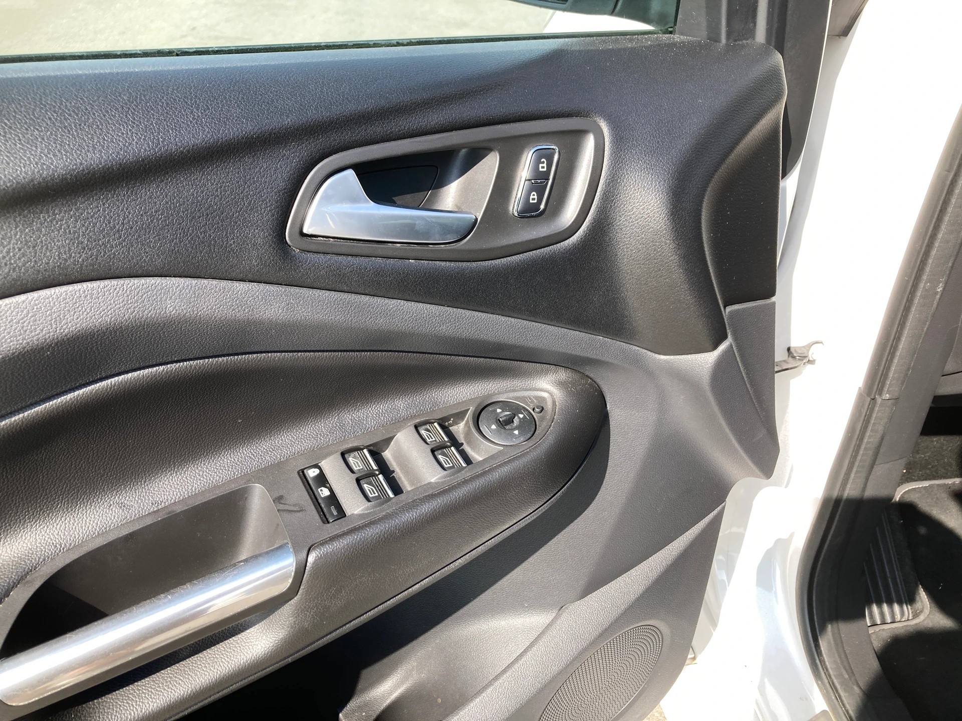 FORD Kuga 2.0 TDCi Titanium S 4WD PowerShift-image-9