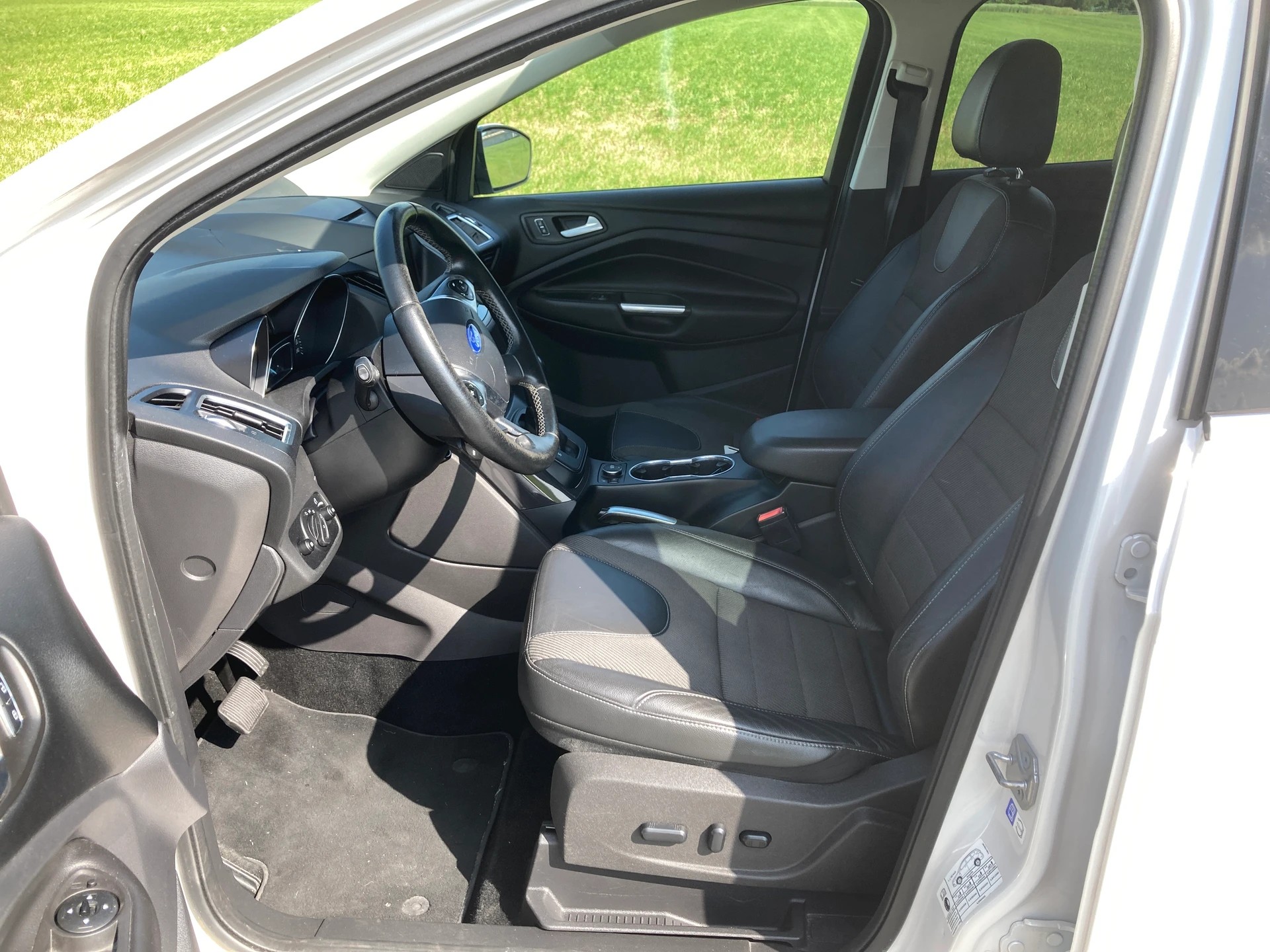 FORD Kuga 2.0 TDCi Titanium S 4WD PowerShift-image-8