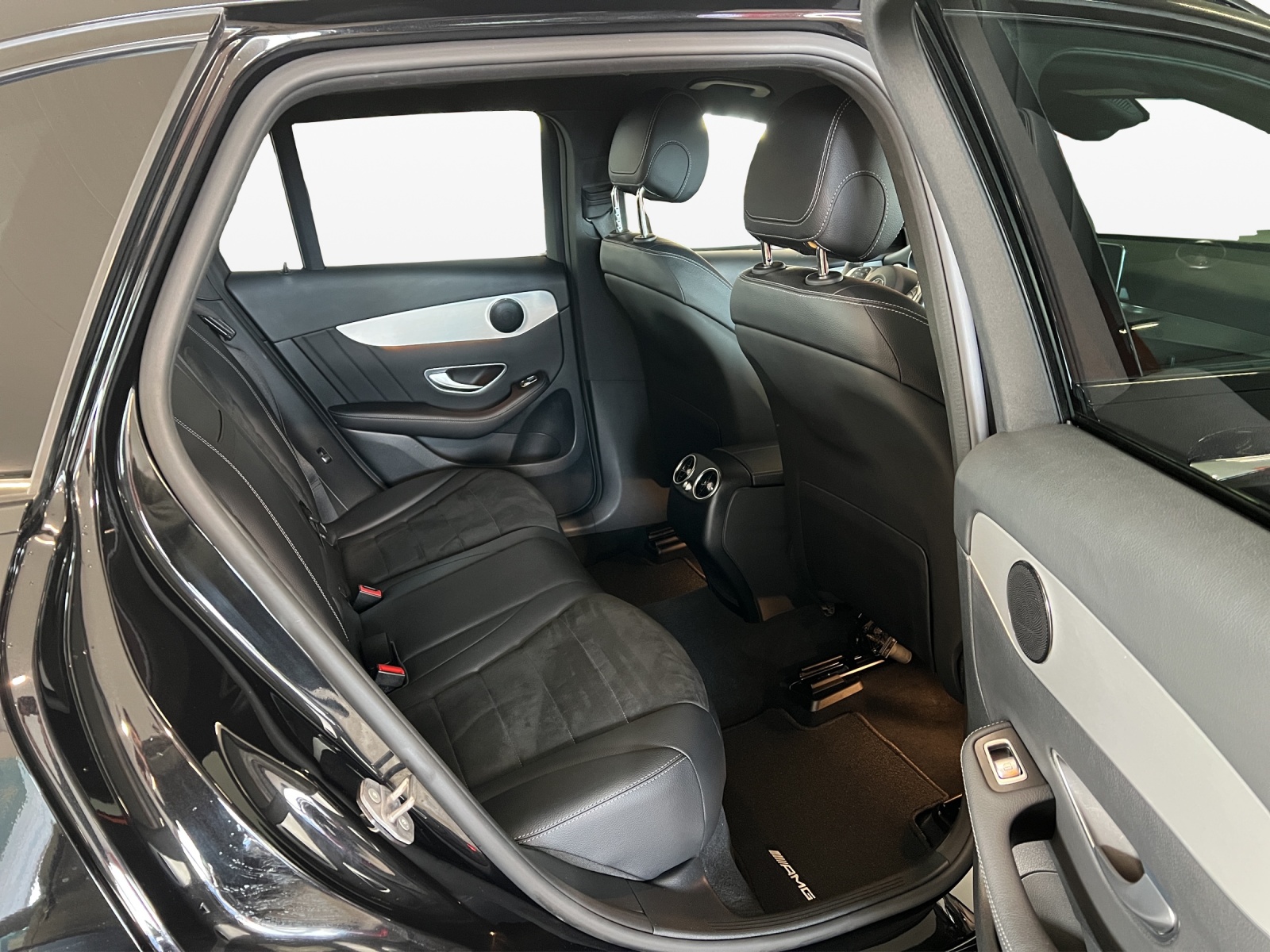MERCEDES-BENZ GLC 250 d AMG Line 4Matic 9G-Tronic-image-9