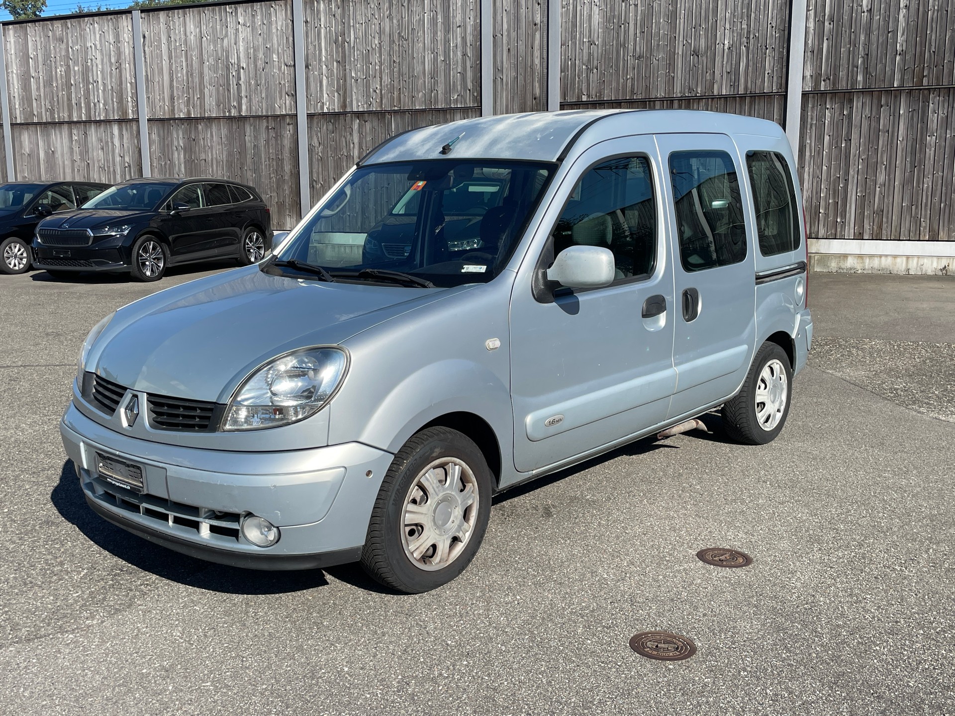 RENAULT Kangoo 1.6 16V Alizé Automatic-image-0