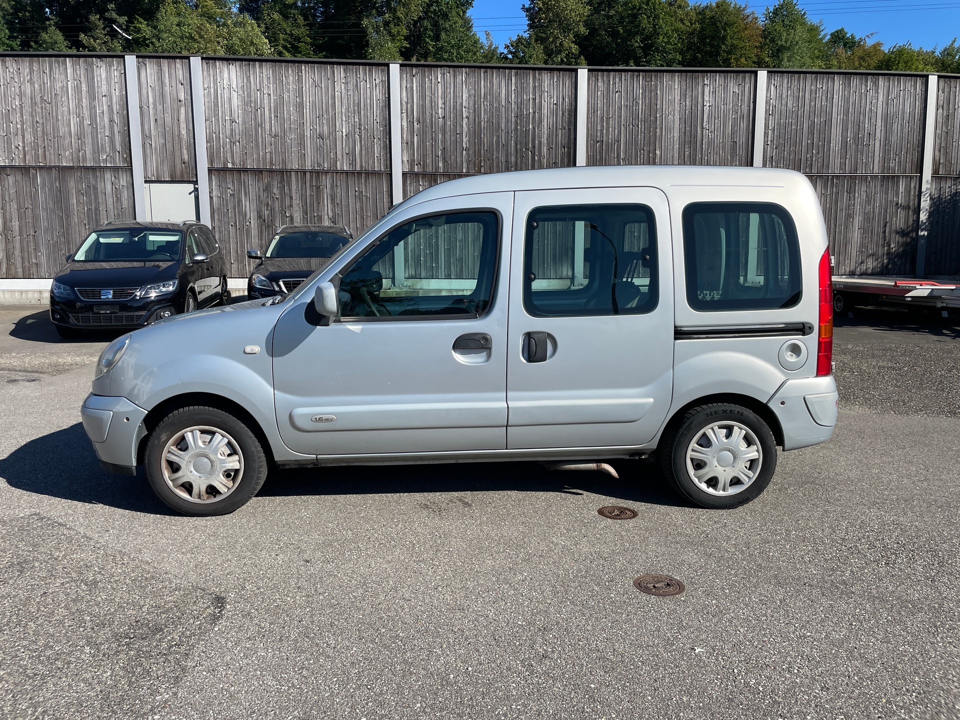 RENAULT Kangoo 1.6 16V Alizé Automatic-image-1