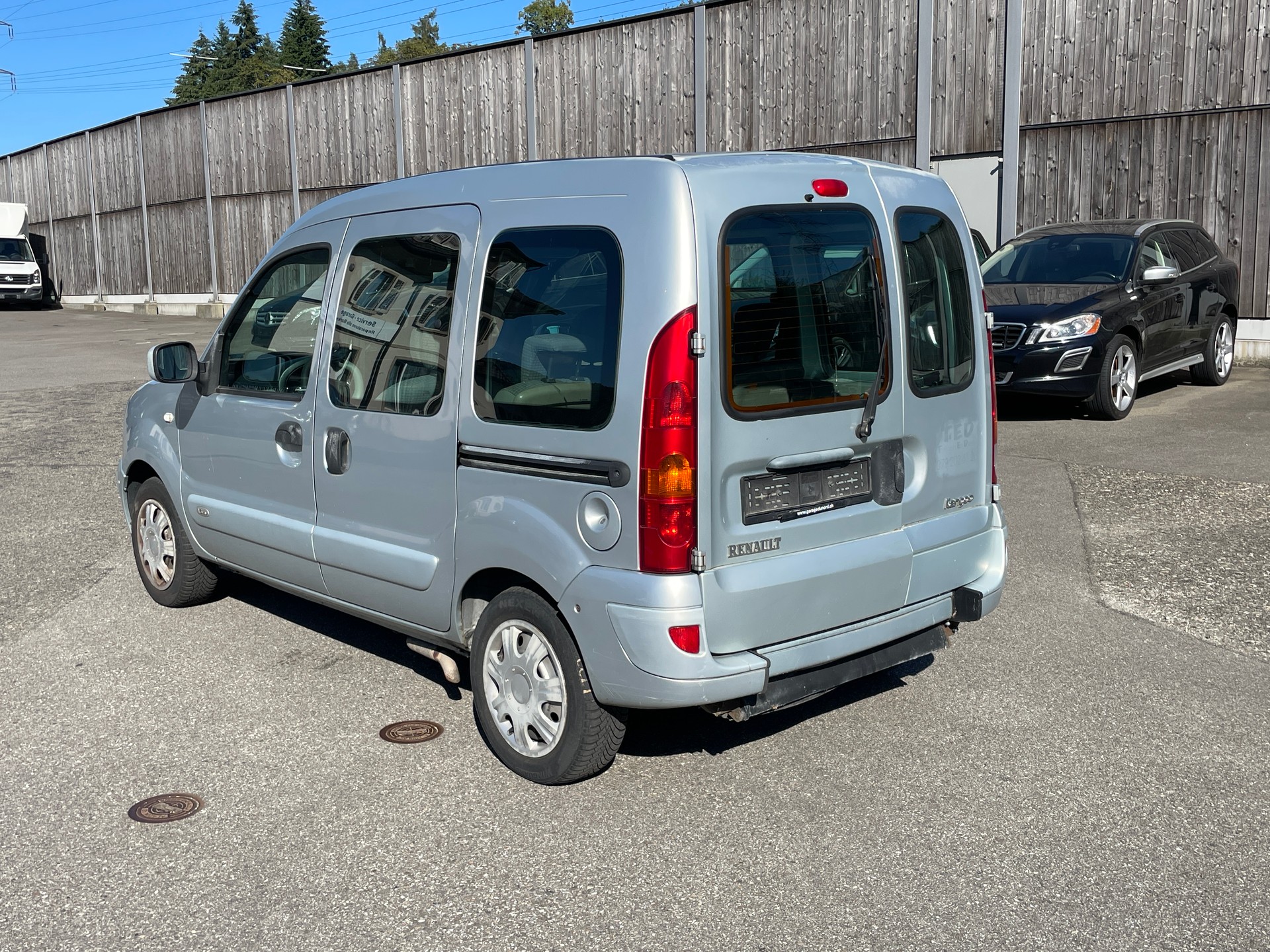 RENAULT Kangoo 1.6 16V Alizé Automatic-image-2