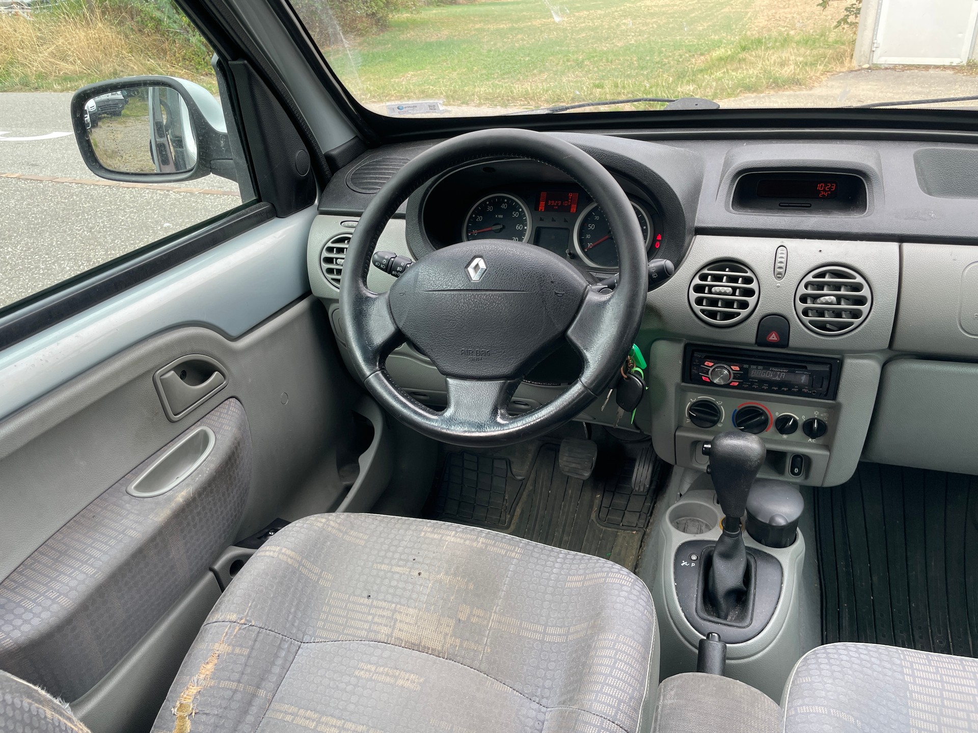 RENAULT Kangoo 1.6 16V Alizé Automatic-image-18