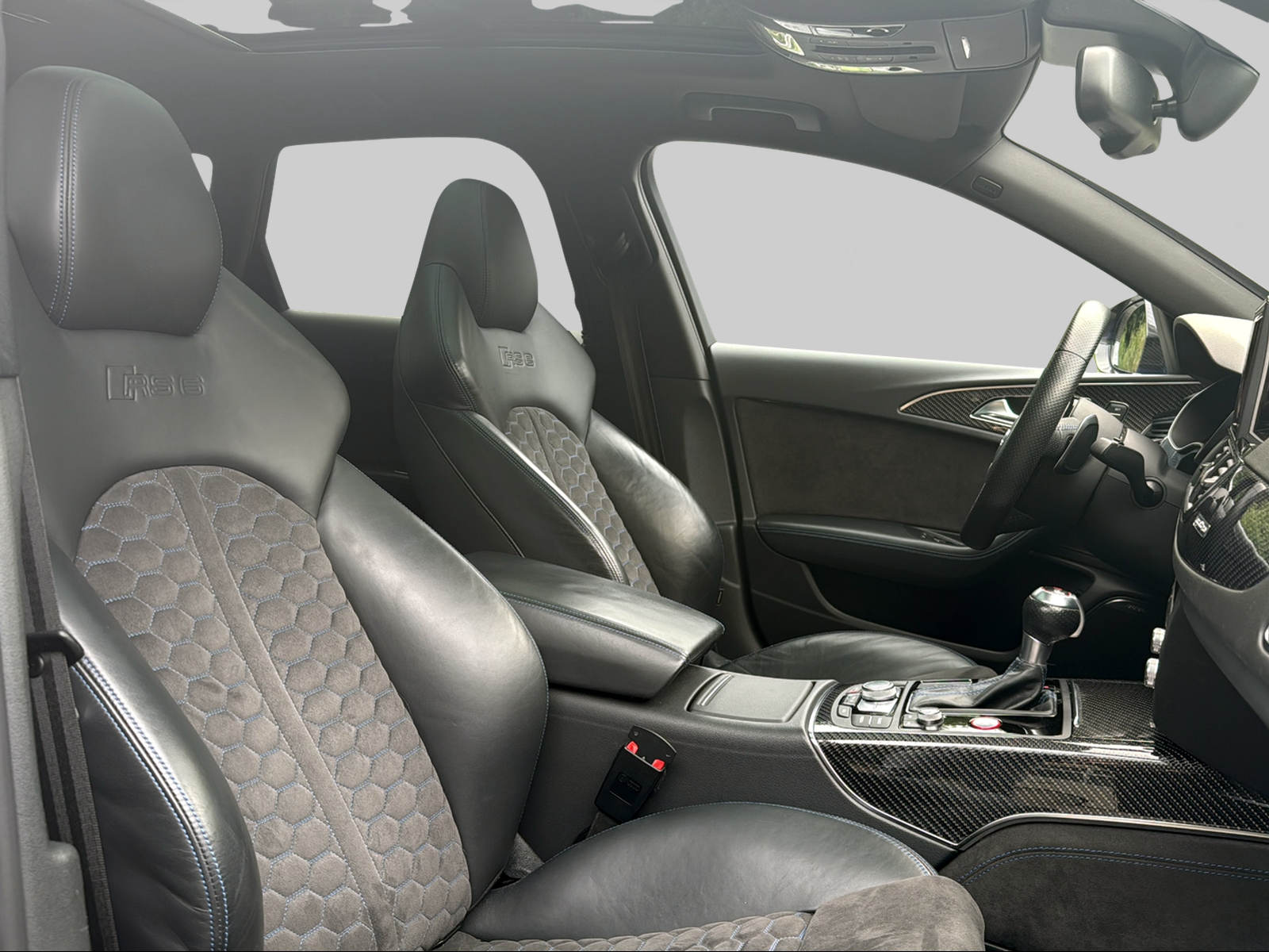 AUDI RS6 Avant 4.0 TFSI V8 performance quattro-image-17