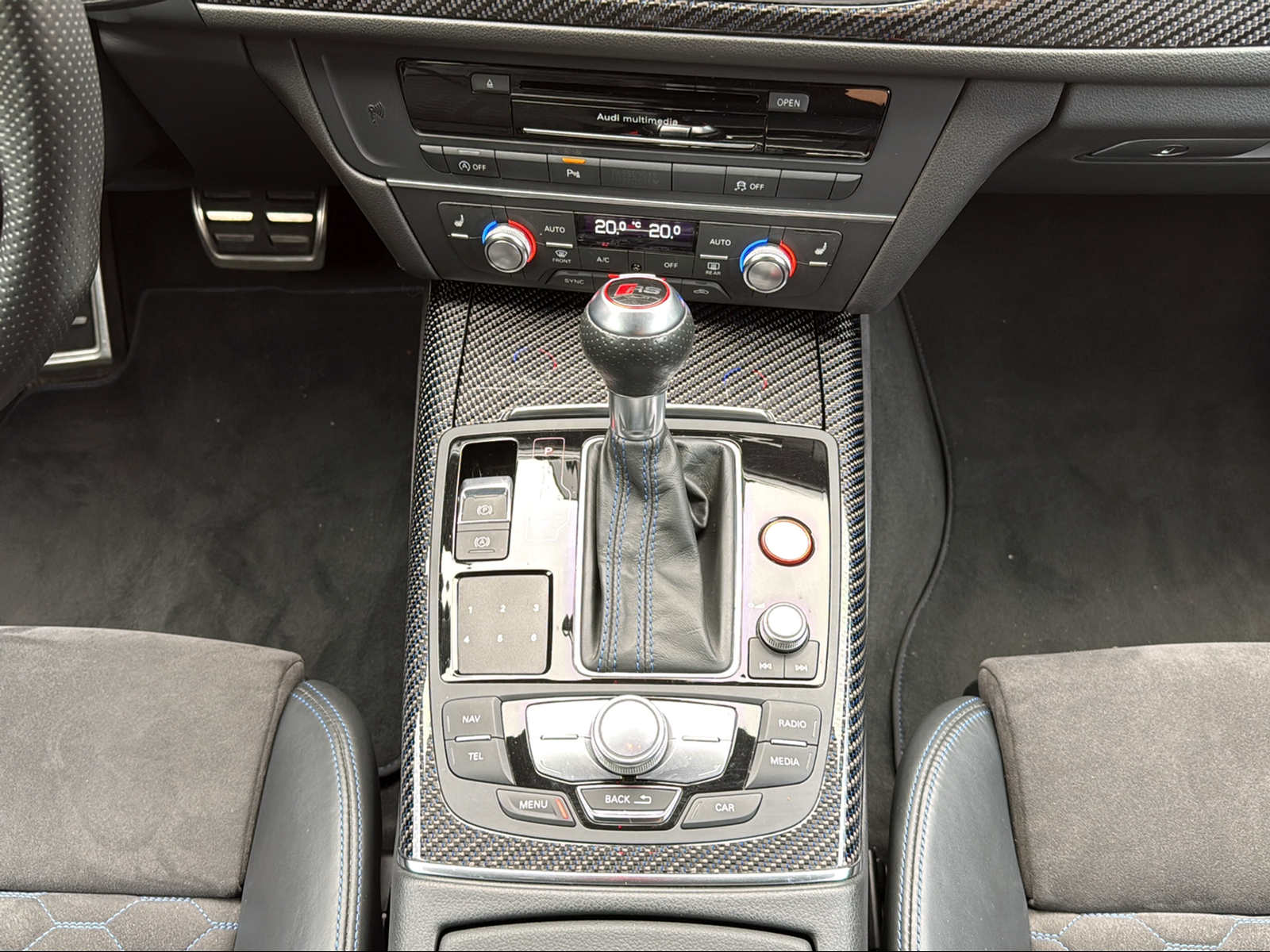 AUDI RS6 Avant 4.0 TFSI V8 performance quattro-image-13