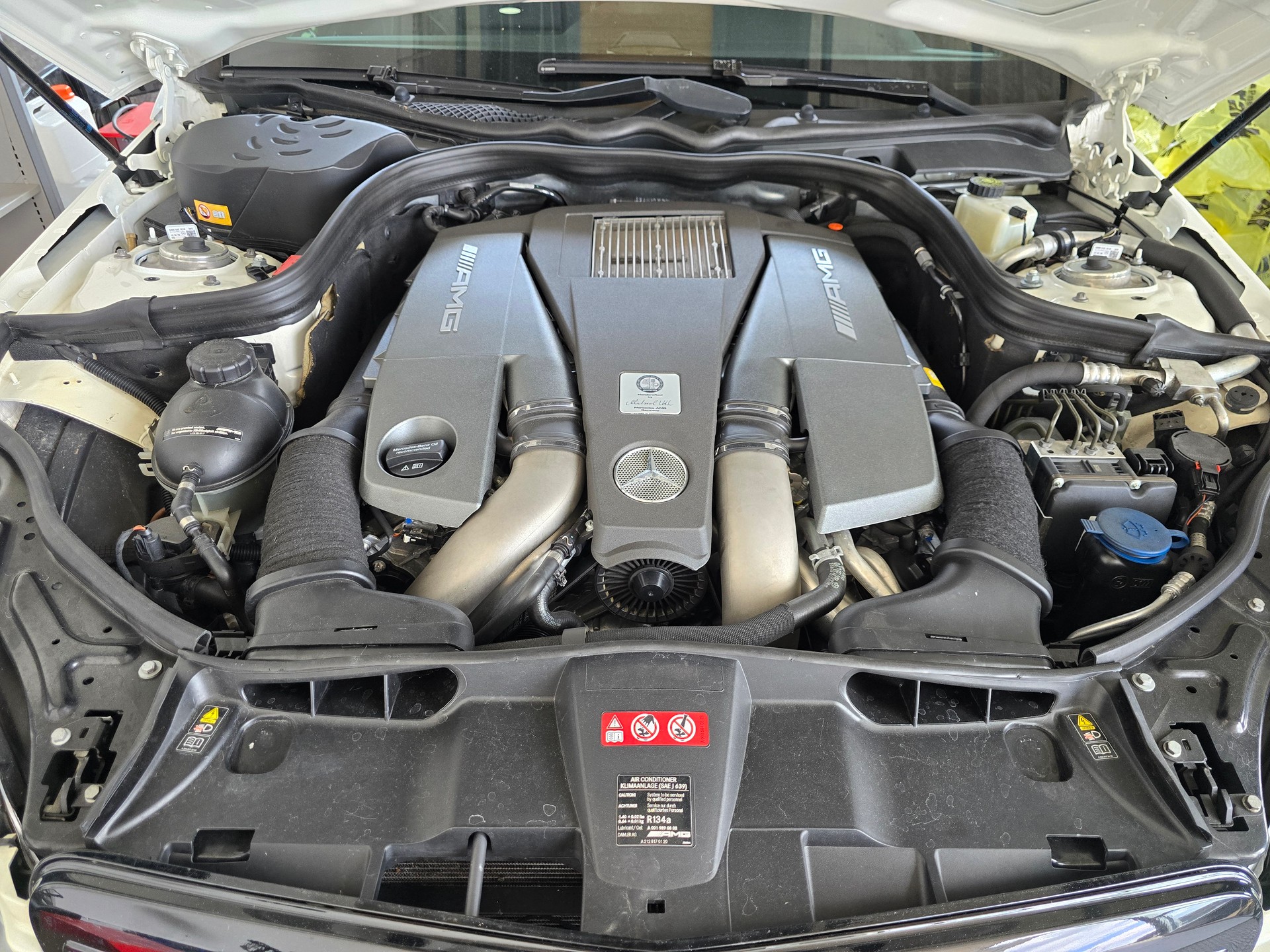 MERCEDES-BENZ E 63 CGI AMG 7G-Tronic-image-9