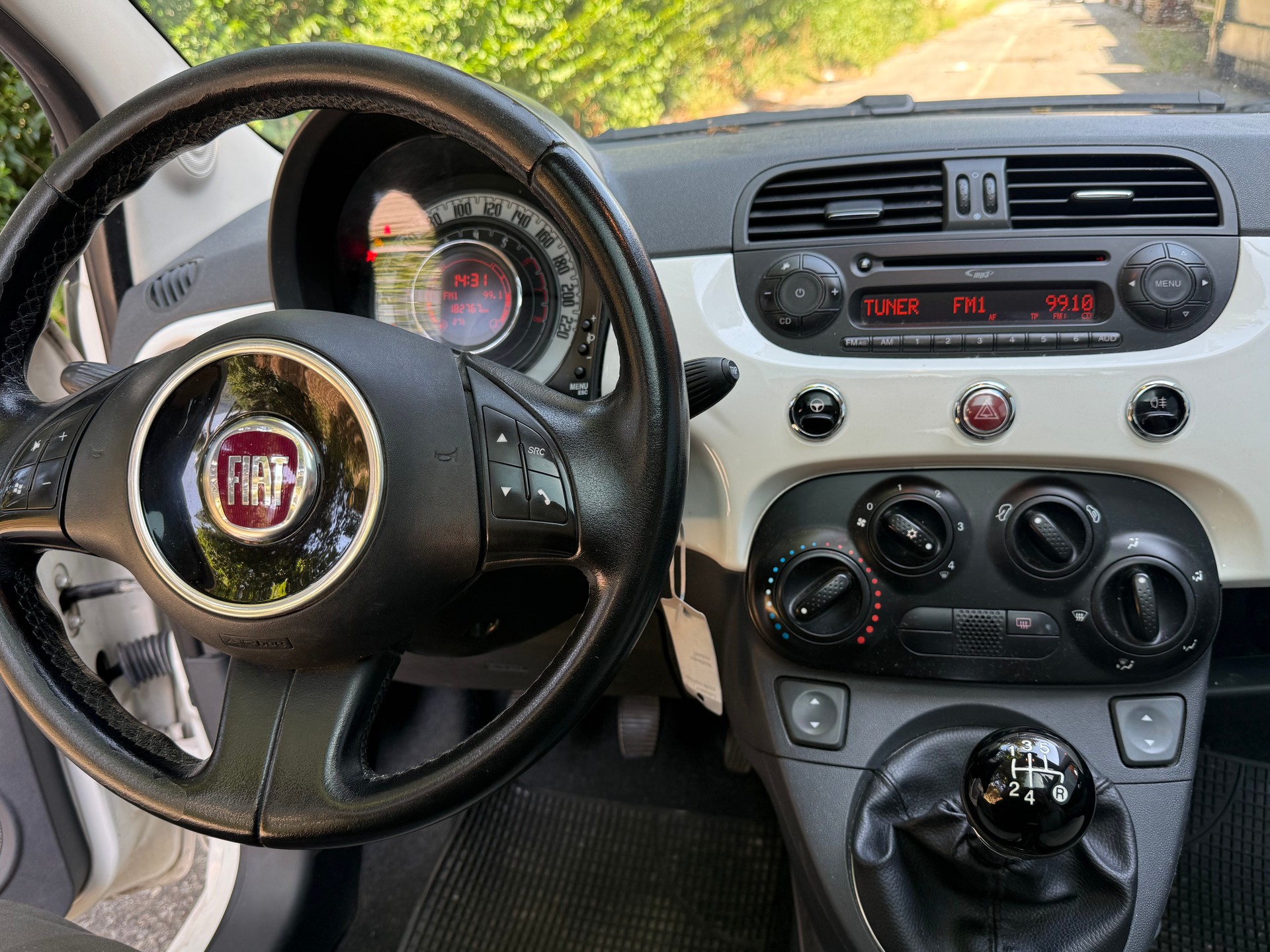 FIAT 500 1.2 Lounge-image-10