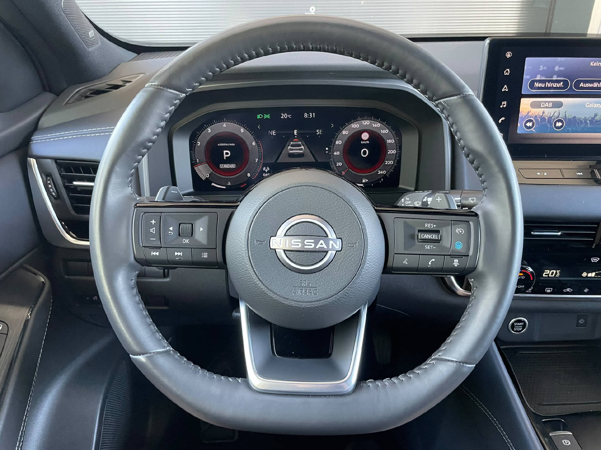 NISSAN Qashqai 1.3 DIG-T N-Connecta 4x4-image-7