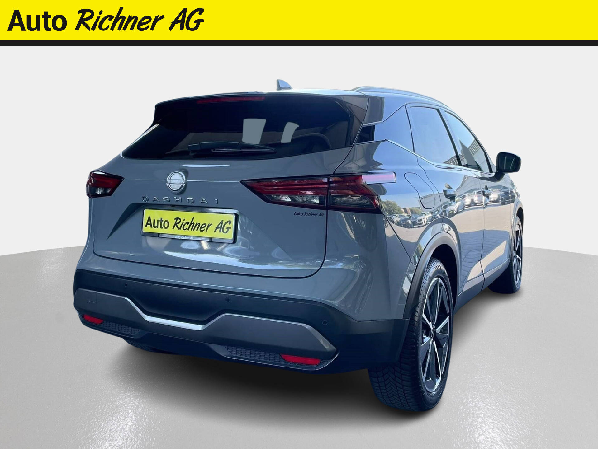 NISSAN Qashqai 1.3 DIG-T N-Connecta 4x4-image-3
