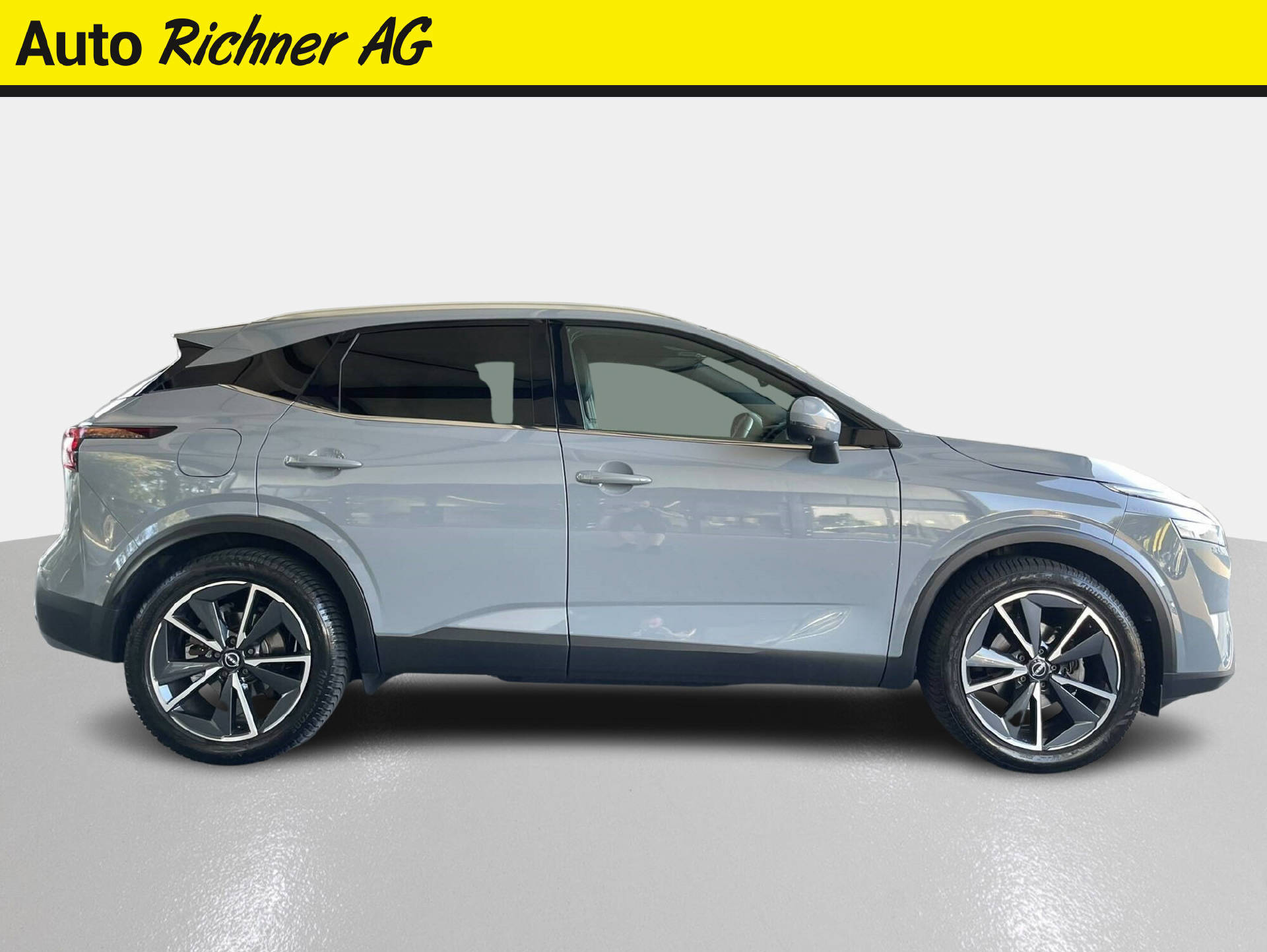NISSAN Qashqai 1.3 DIG-T N-Connecta 4x4-image-2