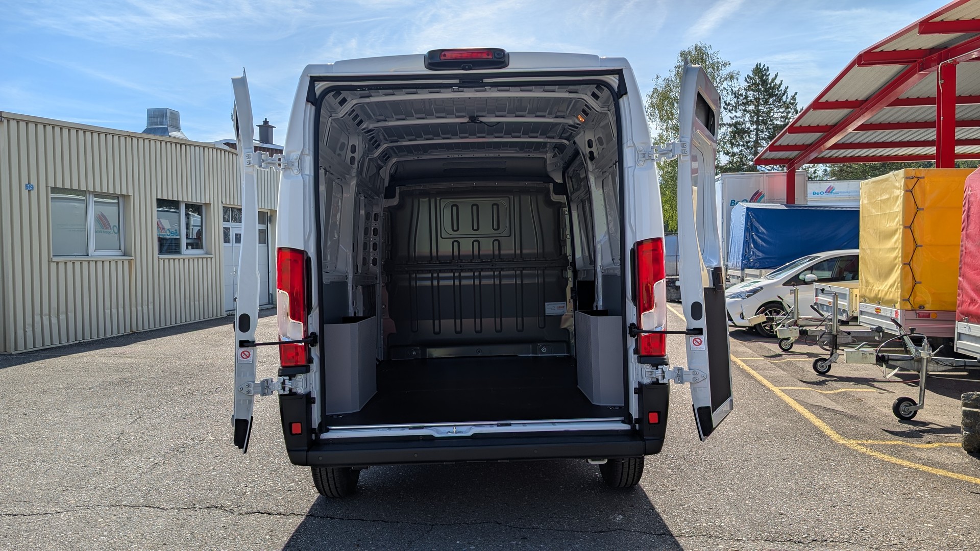 CITROEN Jumper 35 2.2 BlueHDi 140 L2H2 EAT8-image-17