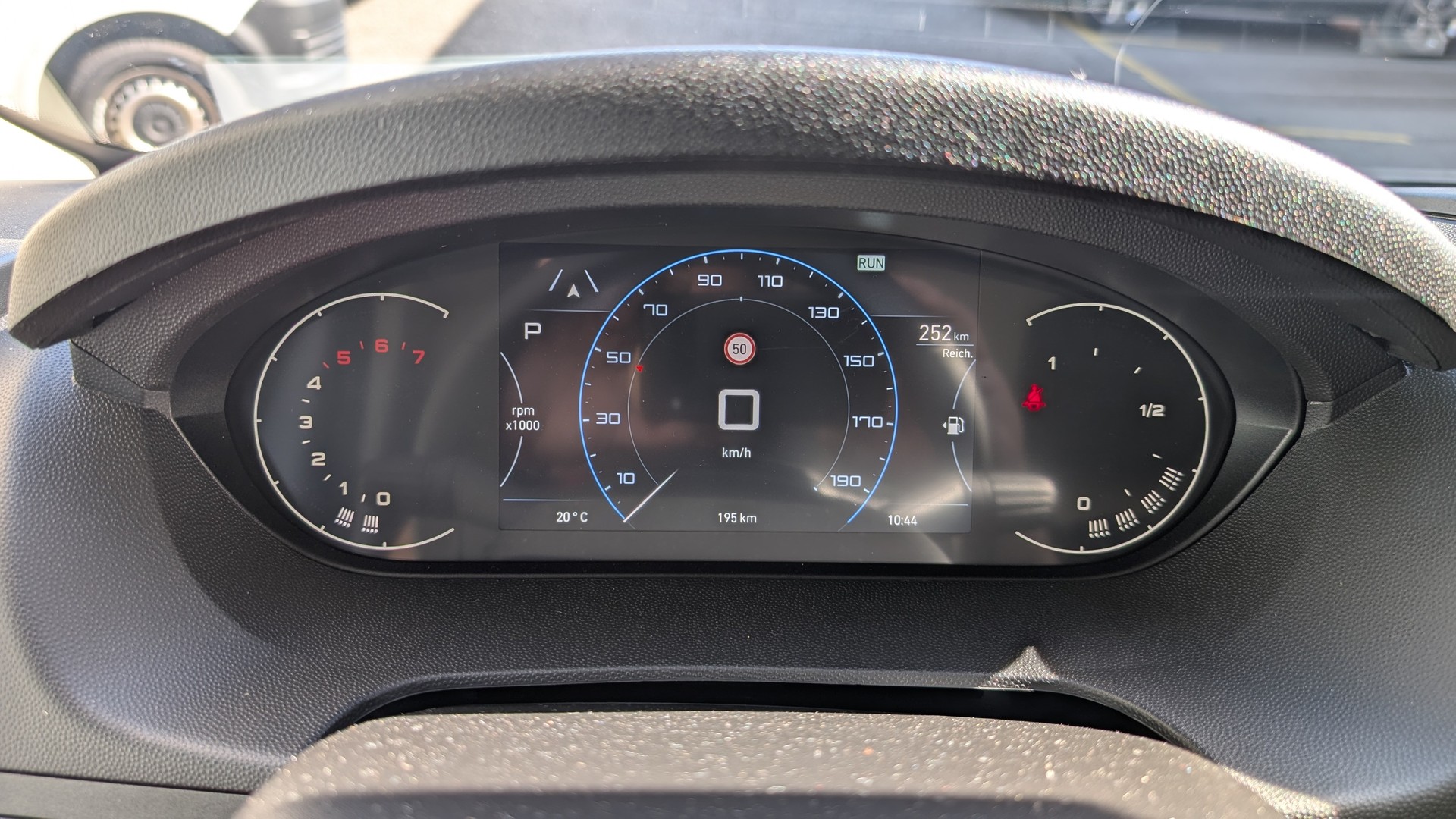 CITROEN Jumper 35 2.2 BlueHDi 140 L2H2 EAT8-image-16