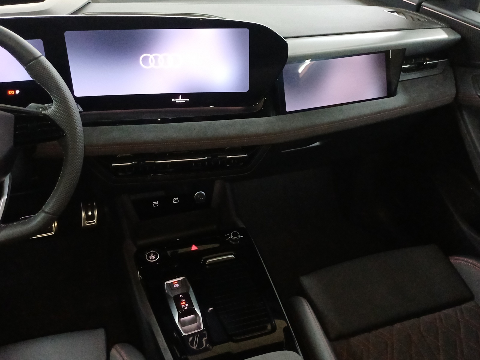 AUDI Q6 e-tron quattro-image-10