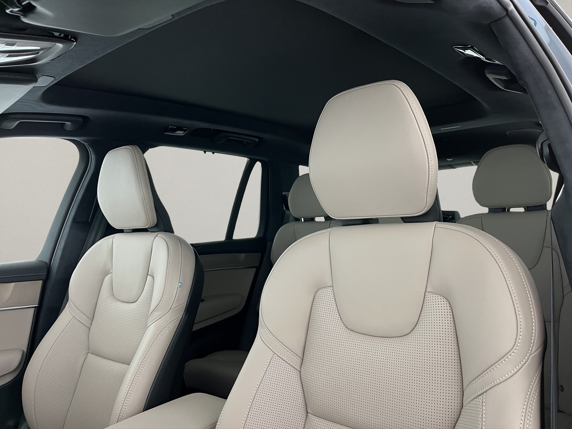 VOLVO XC90 2.0 T8 TE Ultra Dark eAWD-image-17