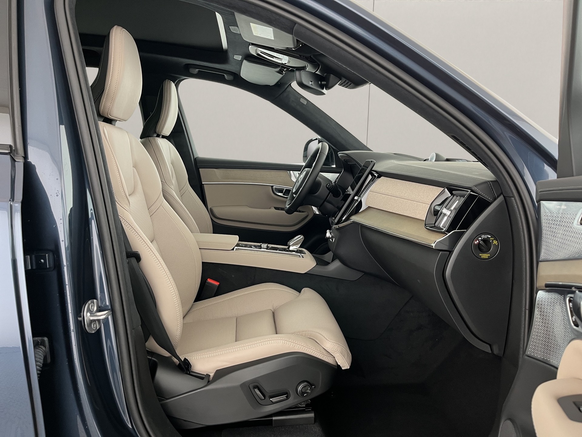 VOLVO XC90 2.0 T8 TE Ultra Dark eAWD-image-7