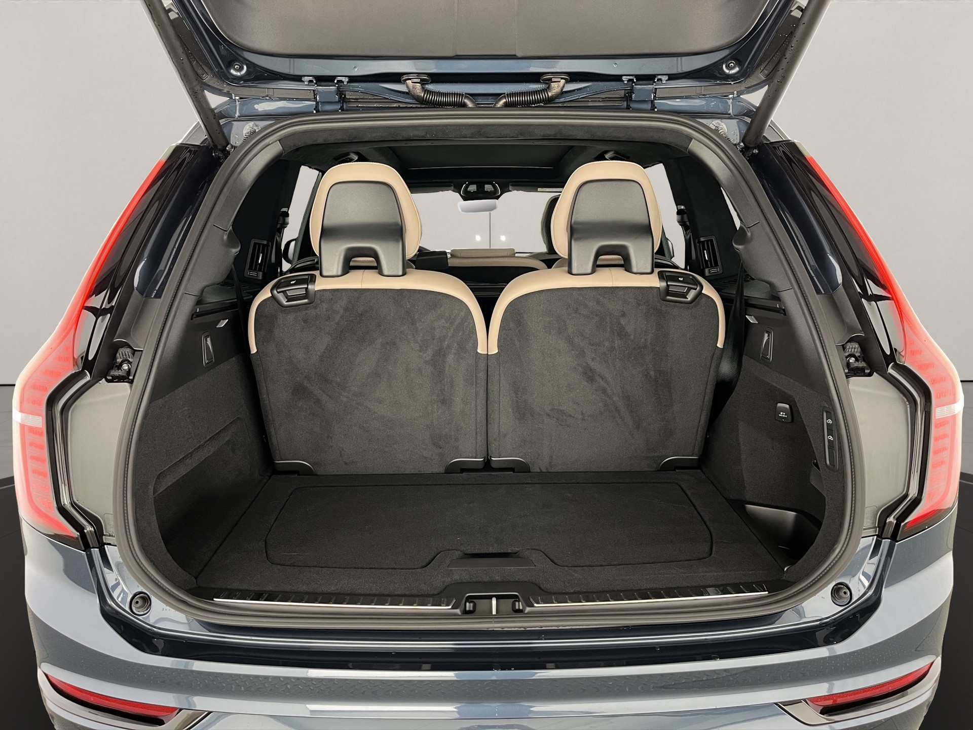 VOLVO XC90 2.0 T8 TE Ultra Dark eAWD-image-5