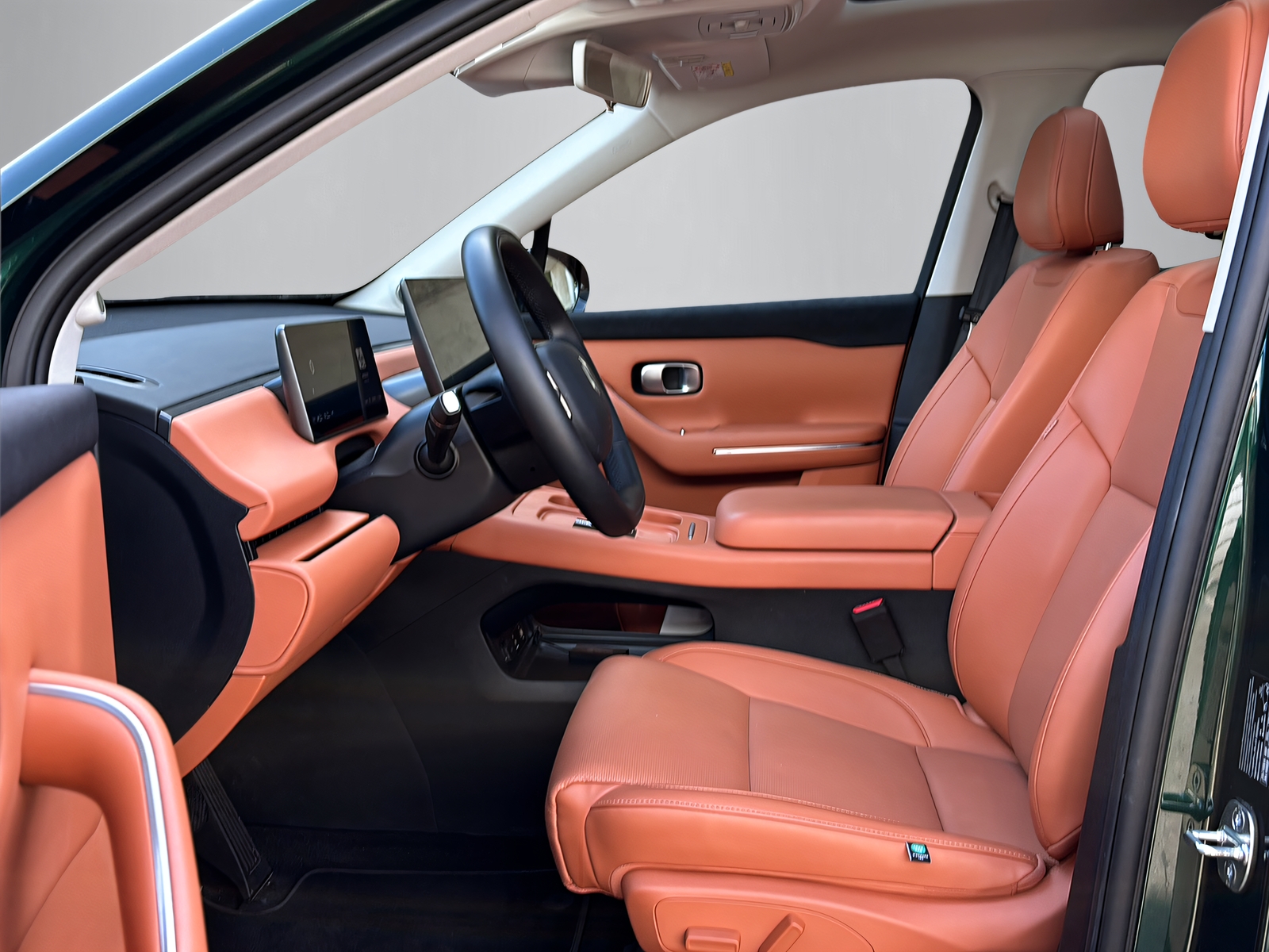 LEAPMOTOR C10 1.5 REEV Design-image-2