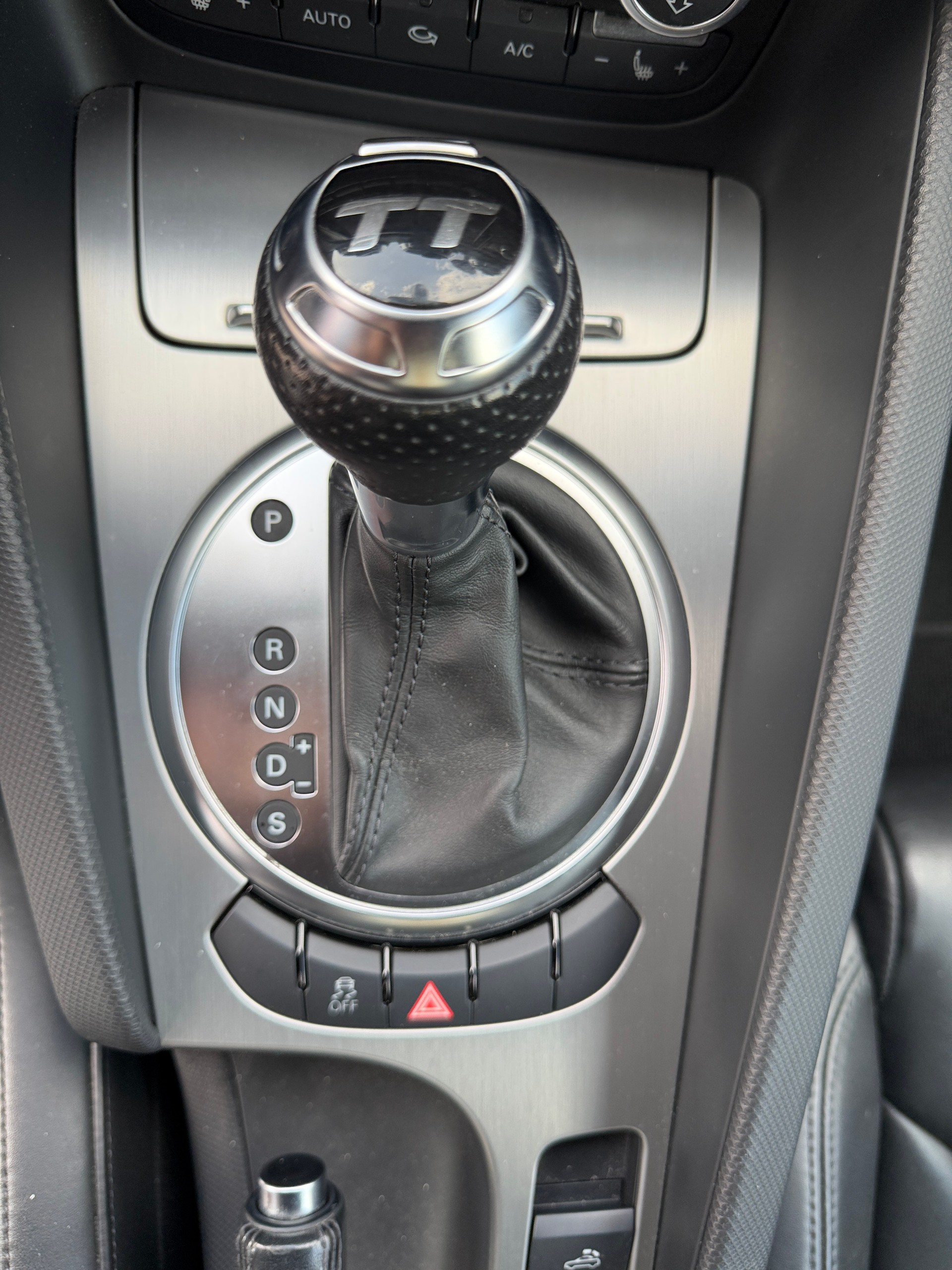 AUDI TT Roadster 2.0 TFSI quattro S-tronic-image-12