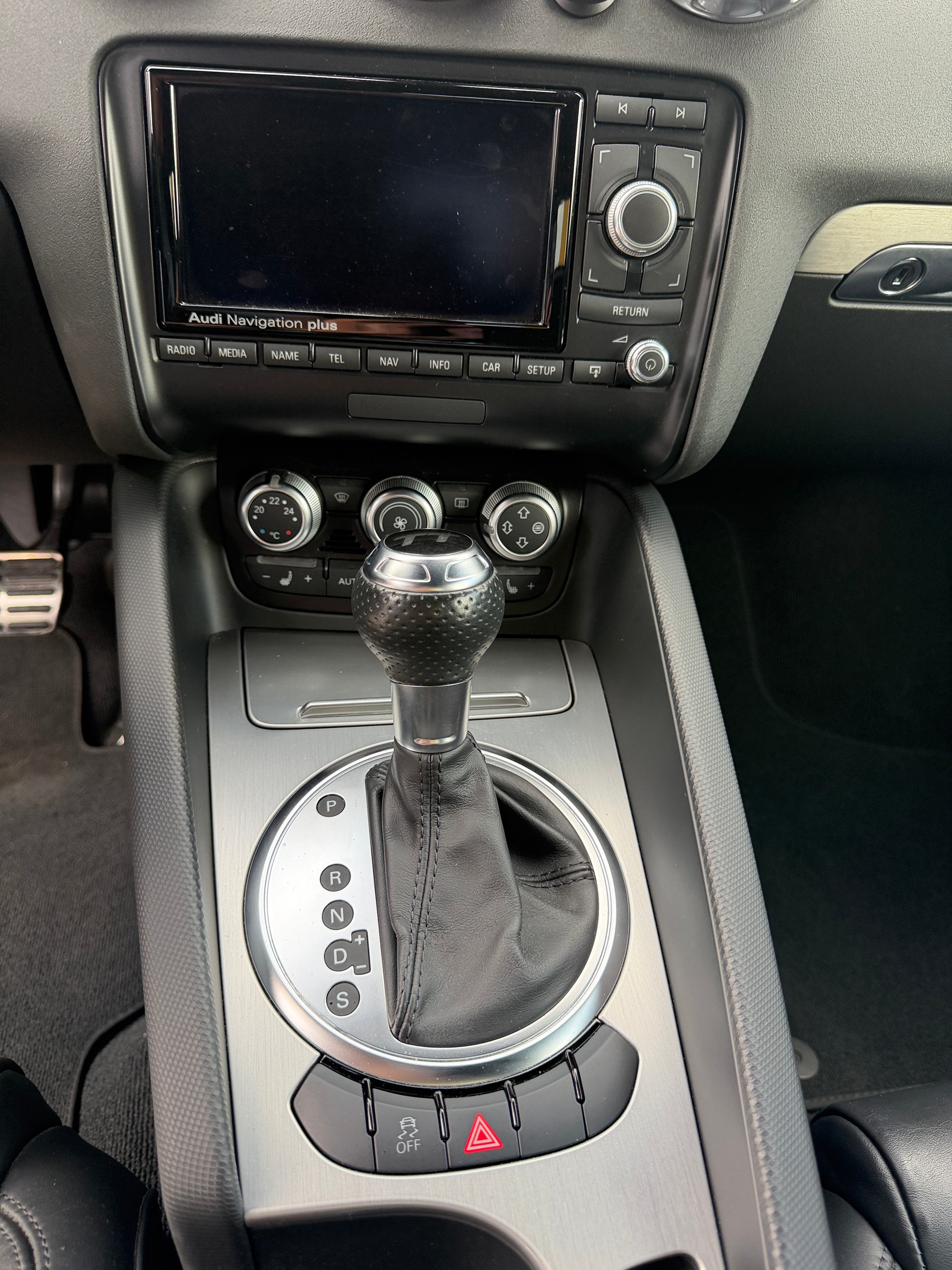 AUDI TT Roadster 2.0 TFSI quattro S-tronic-image-10