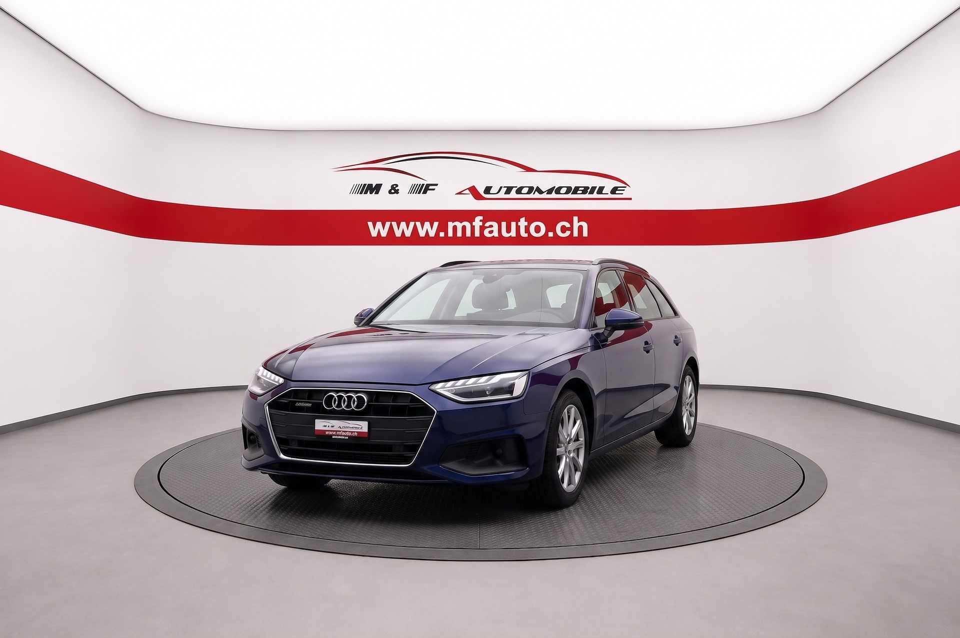 AUDI A4 Avant 2.0 40 TDI Attraction quattro S-Tronic Panorama-Glasdach-image-0