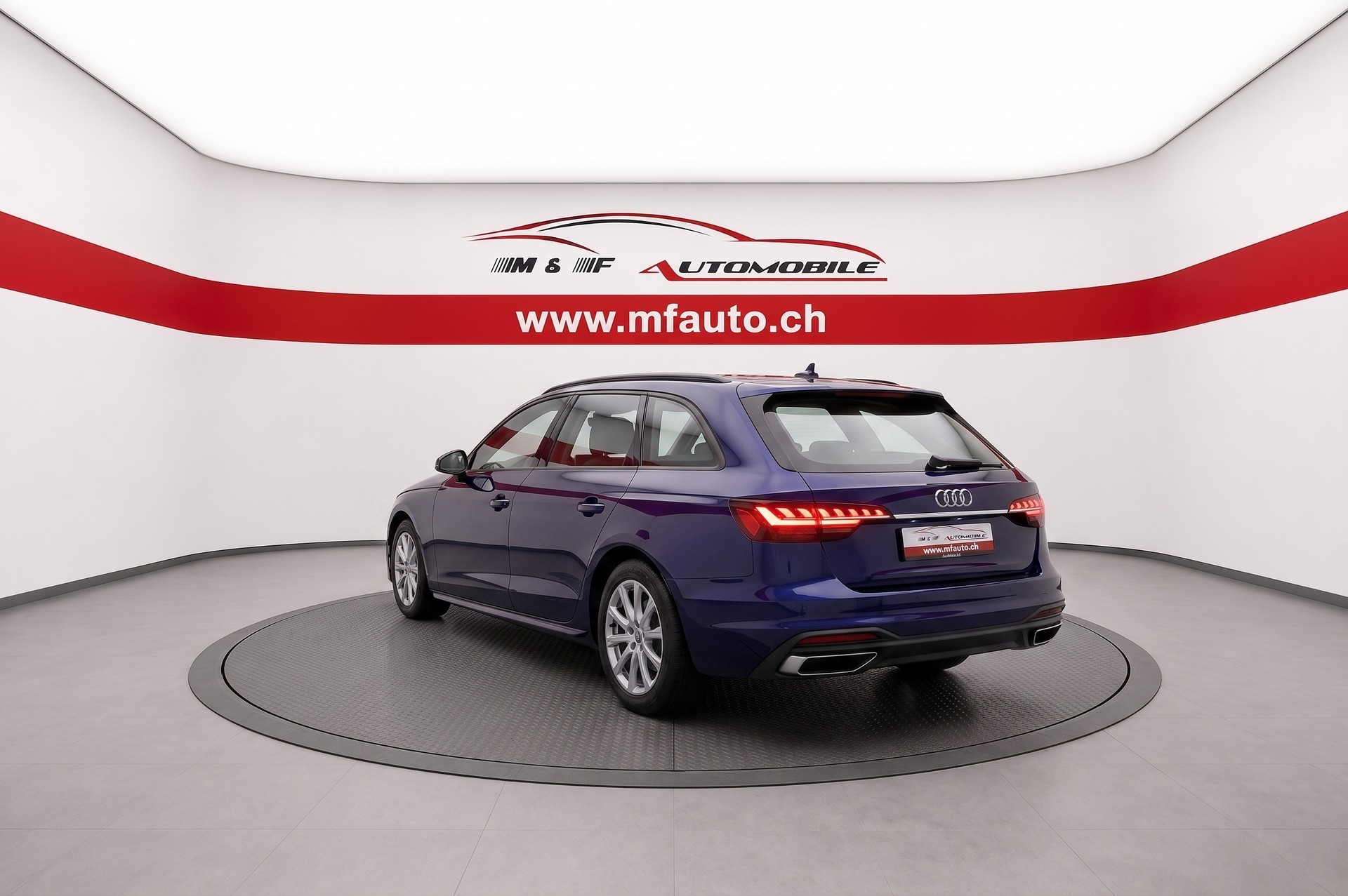 AUDI A4 Avant 2.0 40 TDI Attraction quattro S-Tronic Panorama-Glasdach-image-3