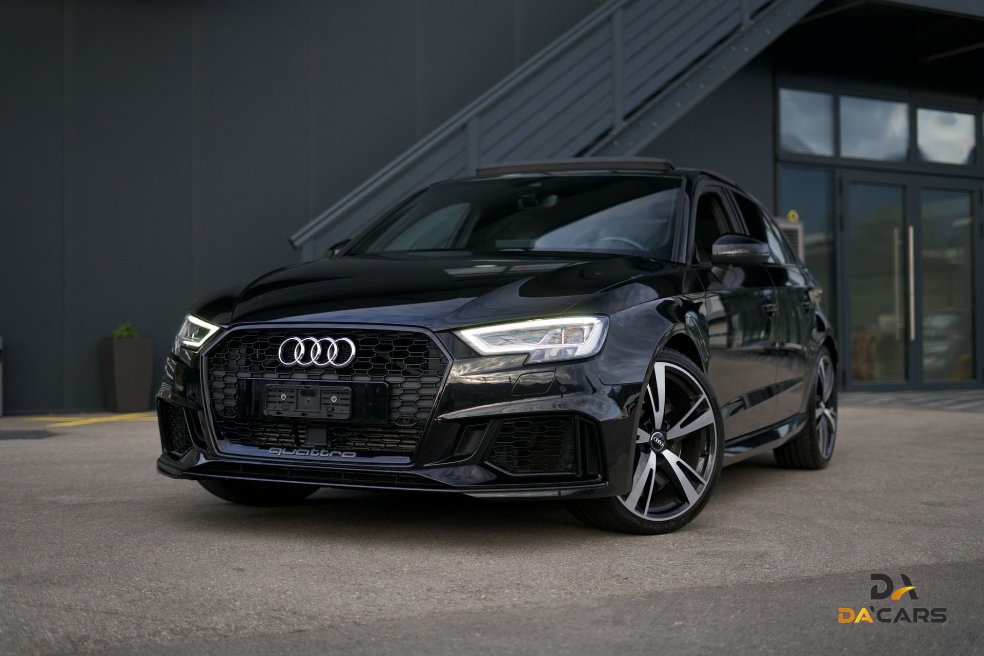 AUDI RS3 Sportback 2.5 TSI quattro S-tronic-image-0
