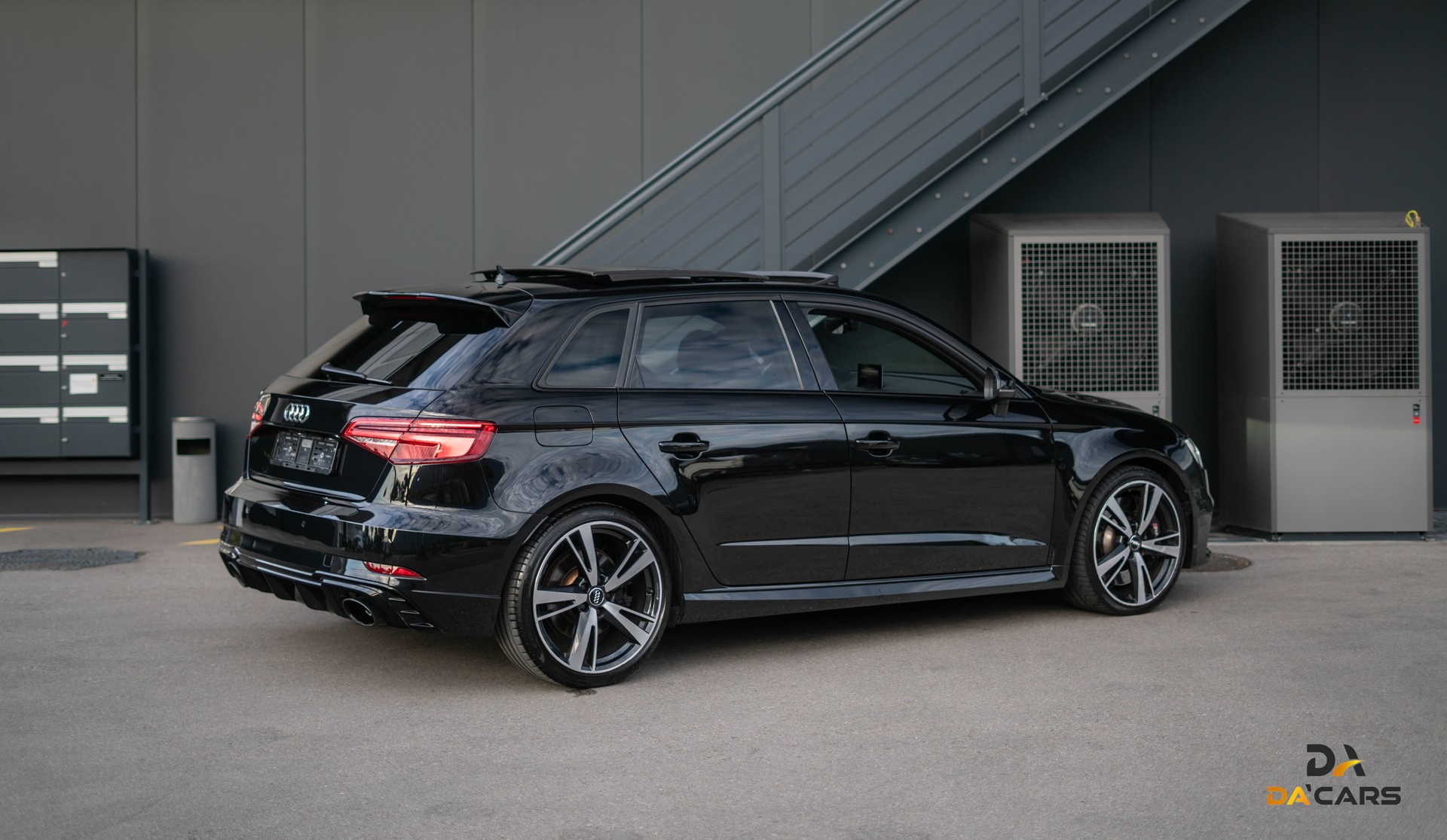 AUDI RS3 Sportback 2.5 TSI quattro S-tronic-image-3