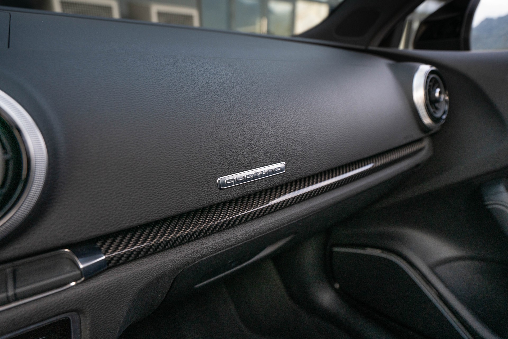 AUDI RS3 Sportback 2.5 TSI quattro S-tronic-image-16