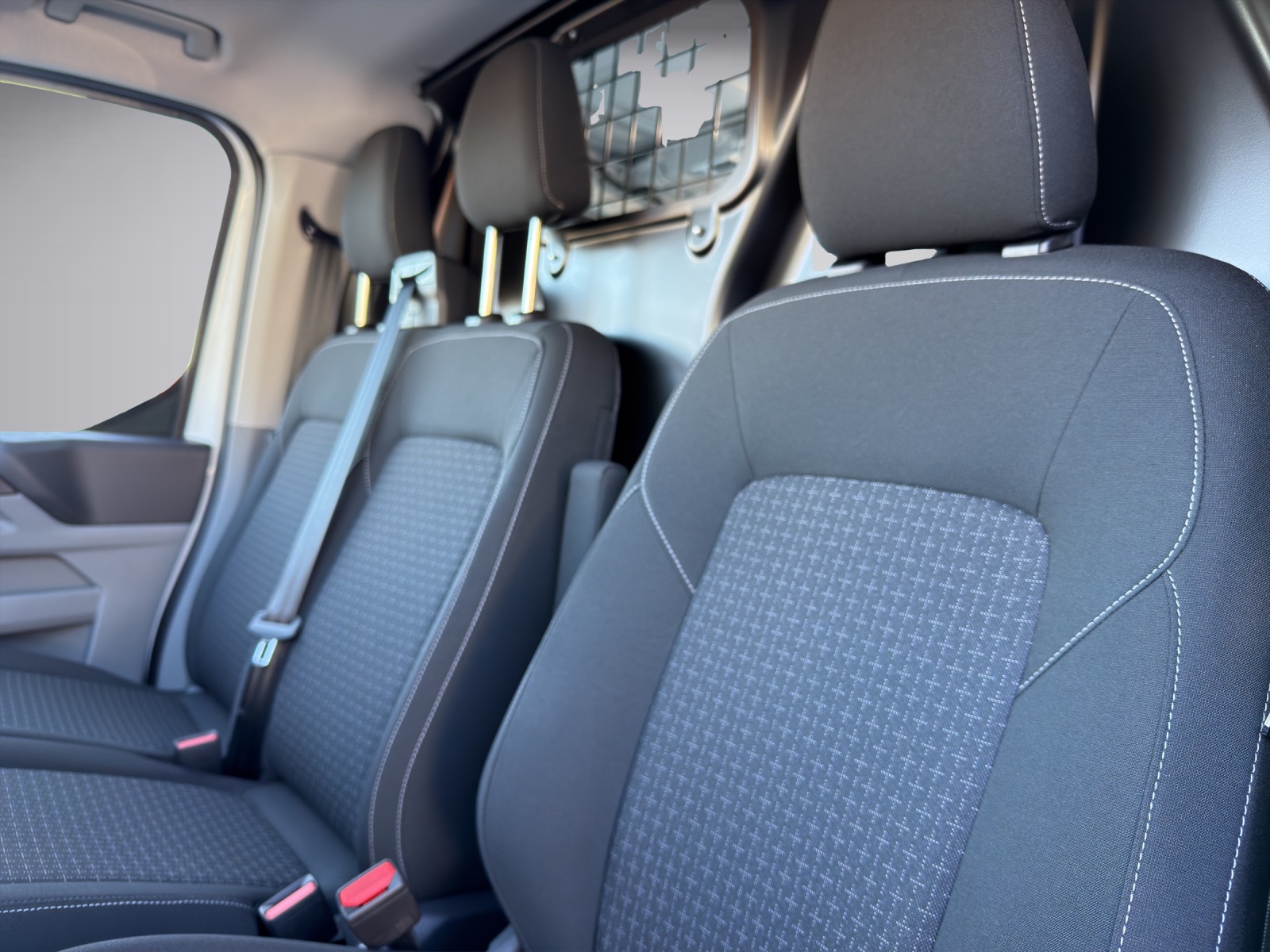 FORD Transit C Van 320 L1 2.0 EcoBlue 170 Trend 4x4-image-9
