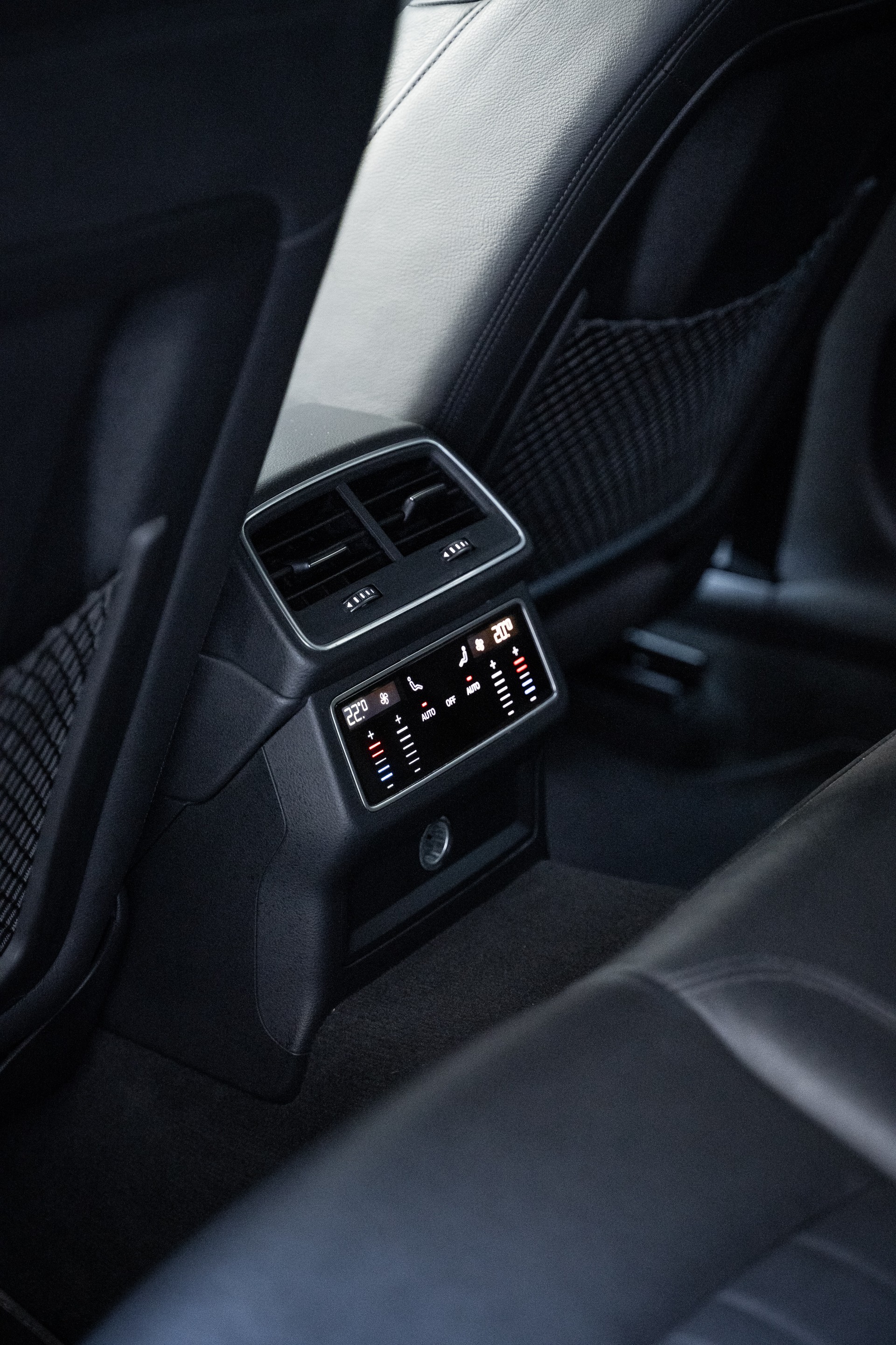 AUDI 2.0 40 TDI Sport Attraction quattro S-Tronic-image-15