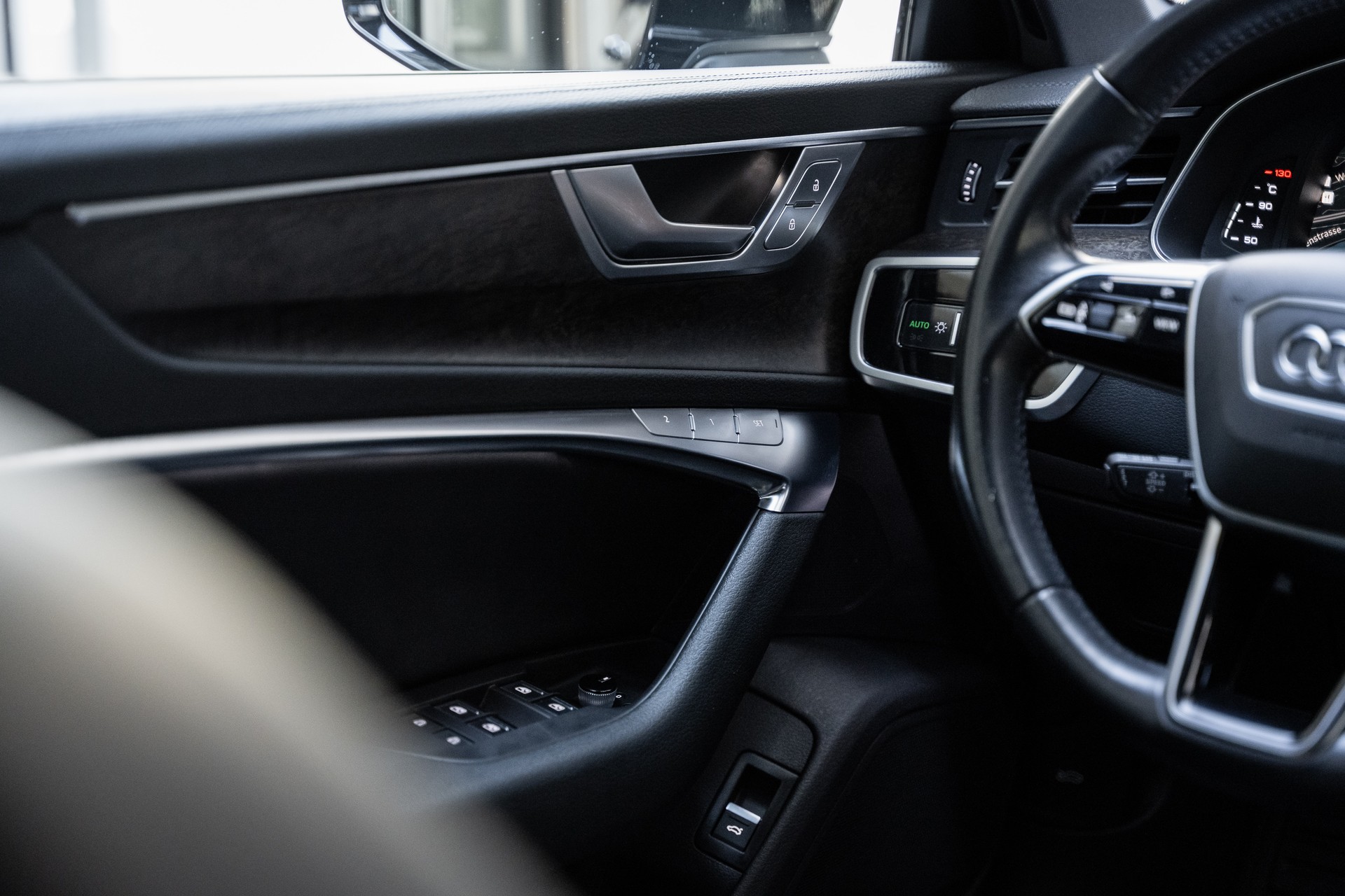 AUDI 2.0 40 TDI Sport Attraction quattro S-Tronic-image-10