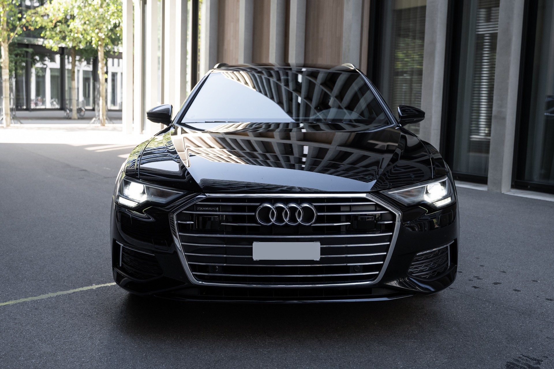 AUDI 2.0 40 TDI Sport Attraction quattro S-Tronic-image-1