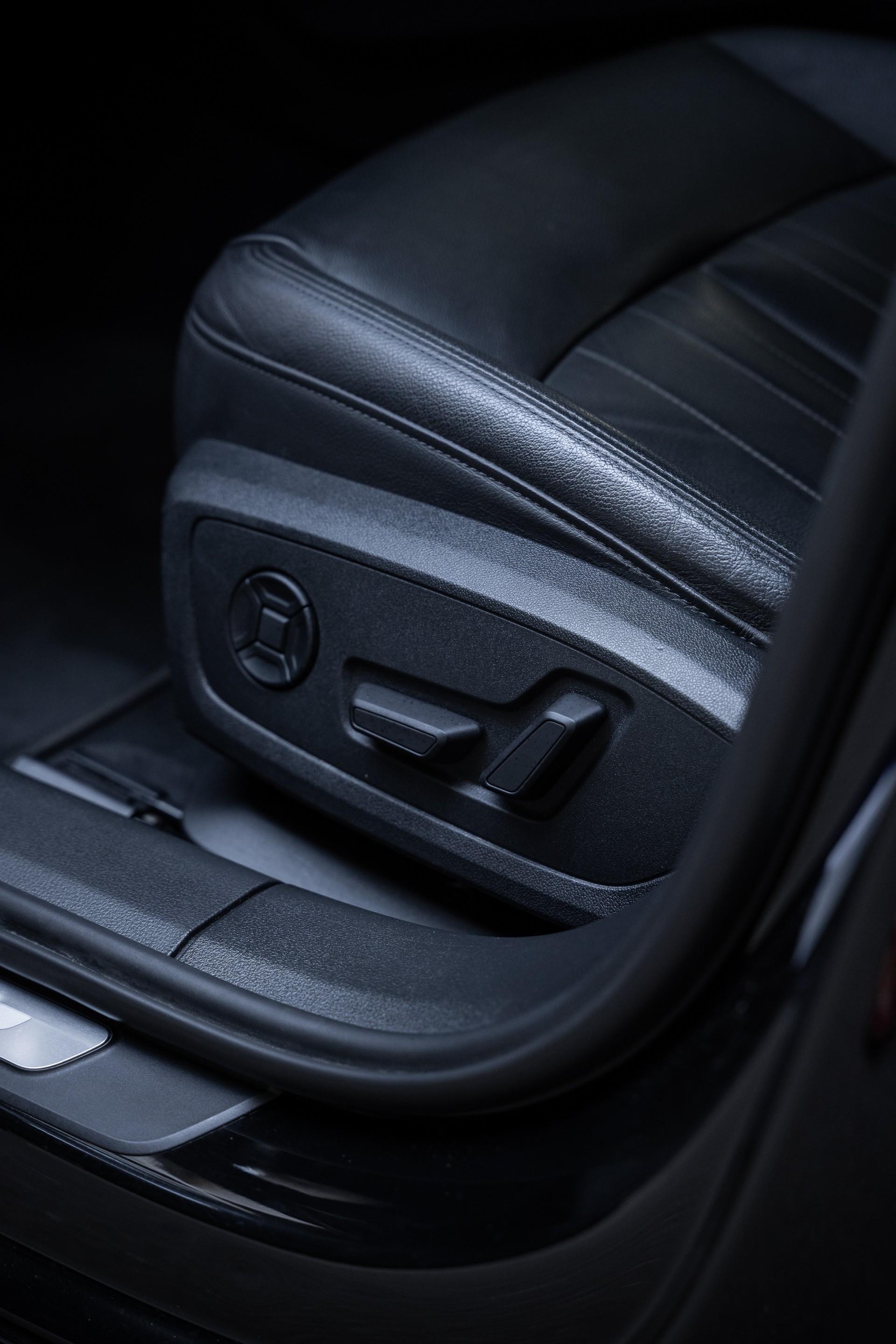 AUDI 2.0 40 TDI Sport Attraction quattro S-Tronic-image-12