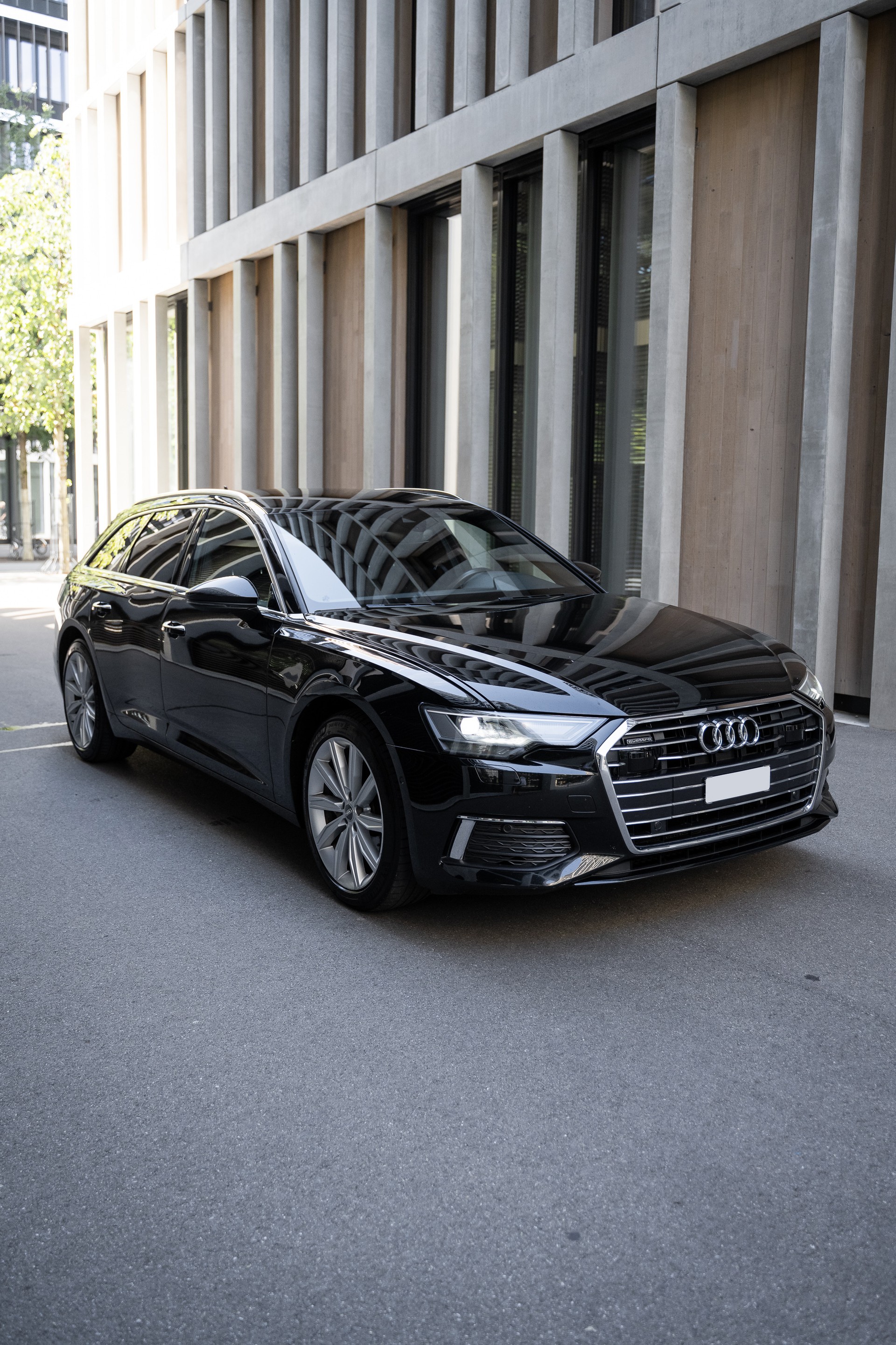 AUDI 2.0 40 TDI Sport Attraction quattro S-Tronic-image-2
