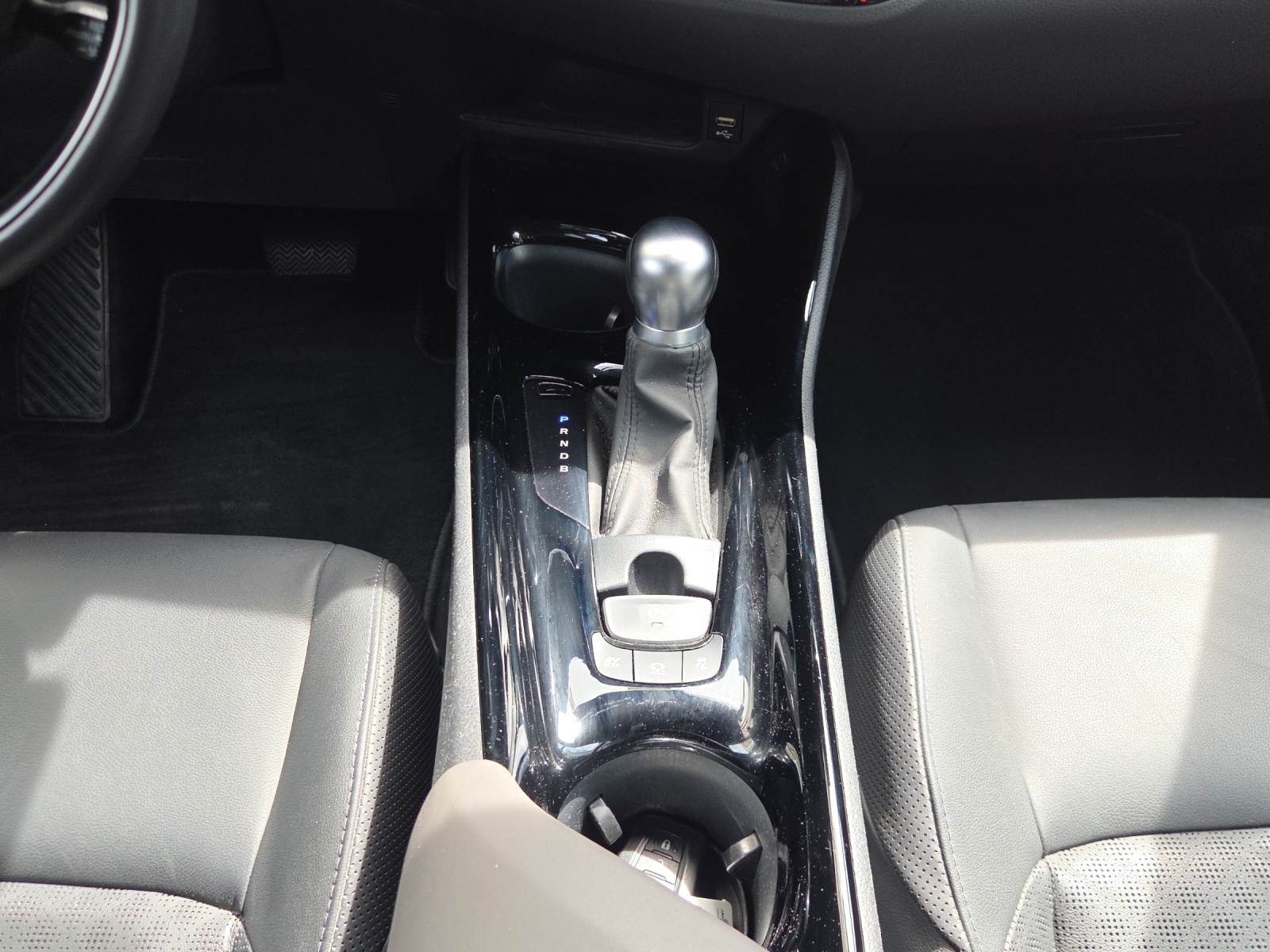 TOYOTA C-HR 1.8 HSD CVT Trend-image-13