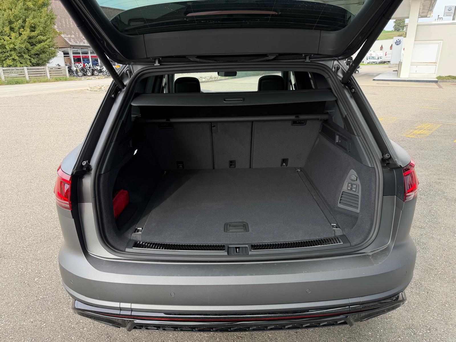 VW Touareg 3.0 TSI eHybrid R Final Edition Tiptronic-image-28
