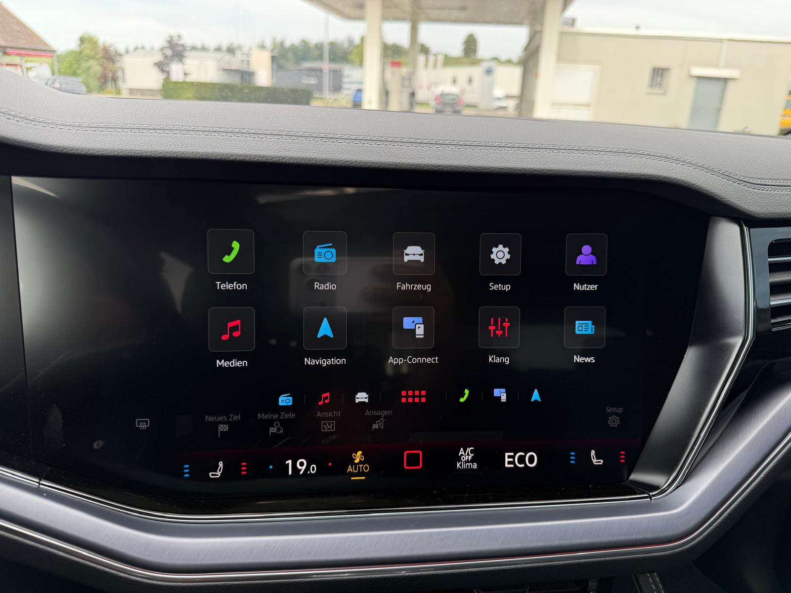 VW Touareg 3.0 TSI eHybrid R Final Edition Tiptronic-image-19
