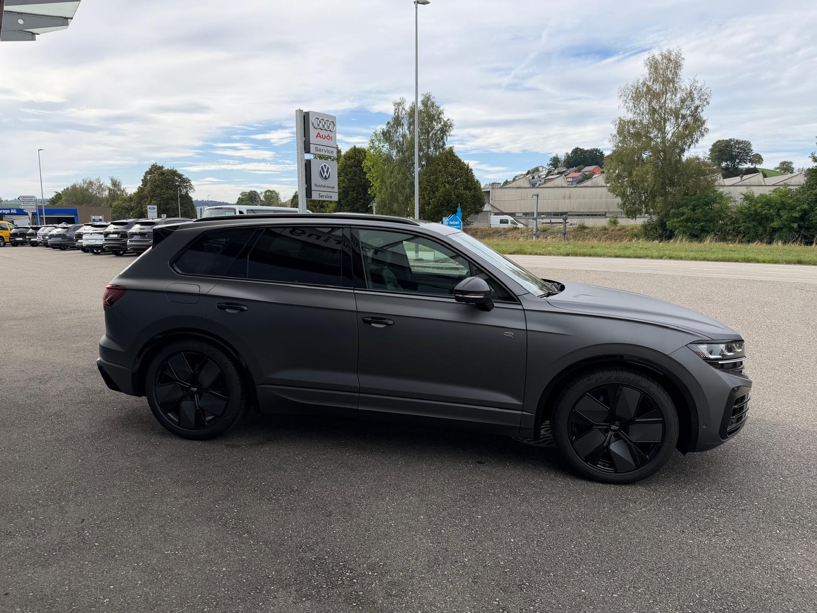 VW Touareg 3.0 TSI eHybrid R Final Edition Tiptronic-image-5