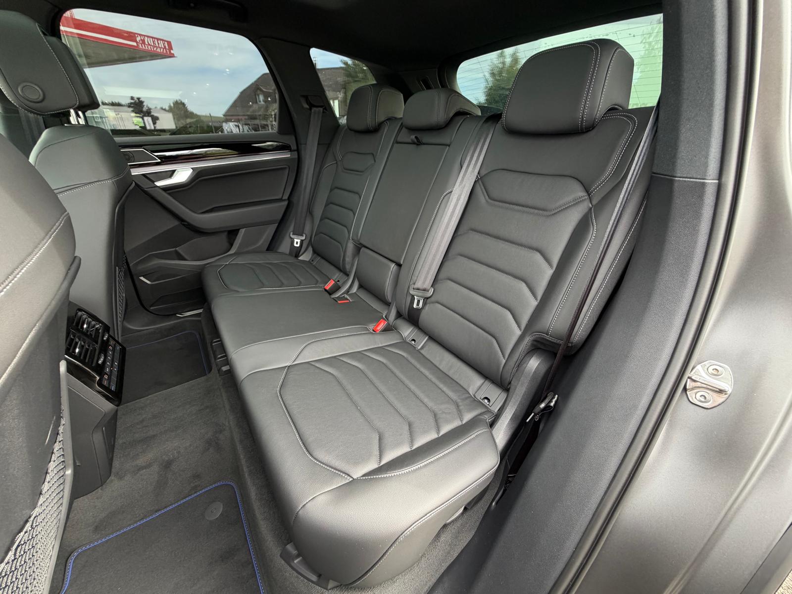 VW Touareg 3.0 TSI eHybrid R Final Edition Tiptronic-image-26