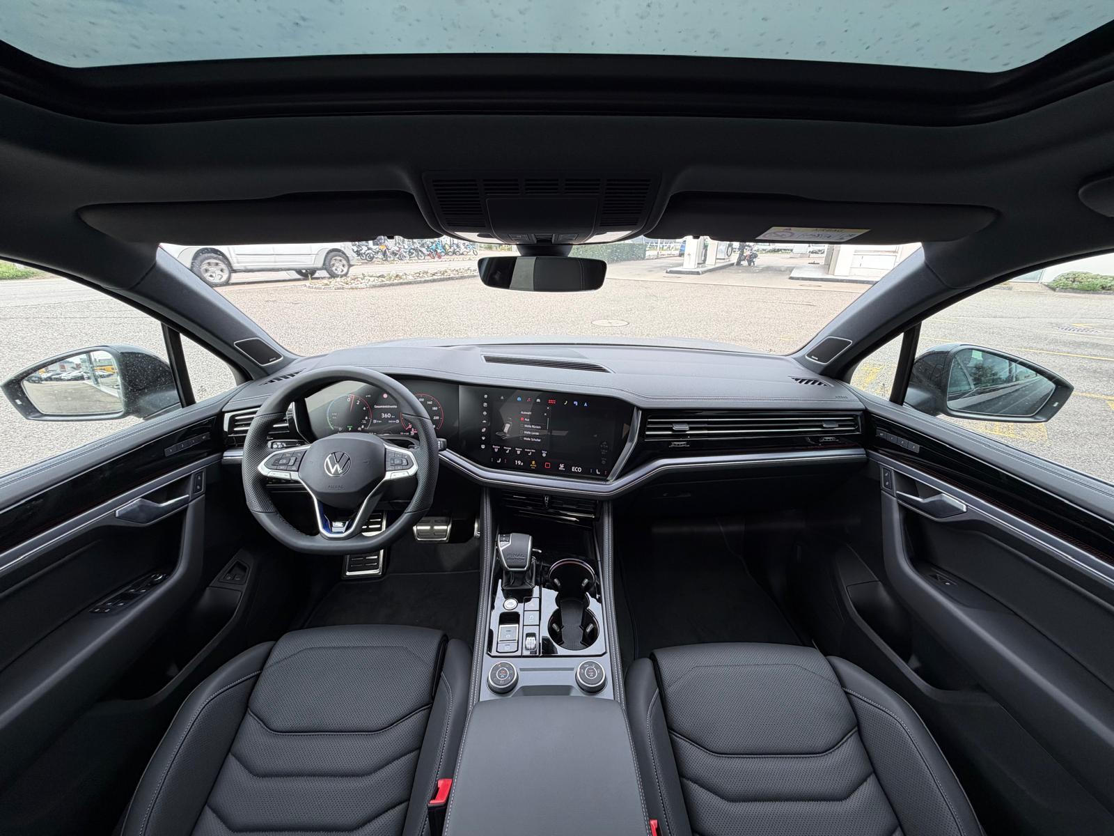 VW Touareg 3.0 TSI eHybrid R Final Edition Tiptronic-image-25