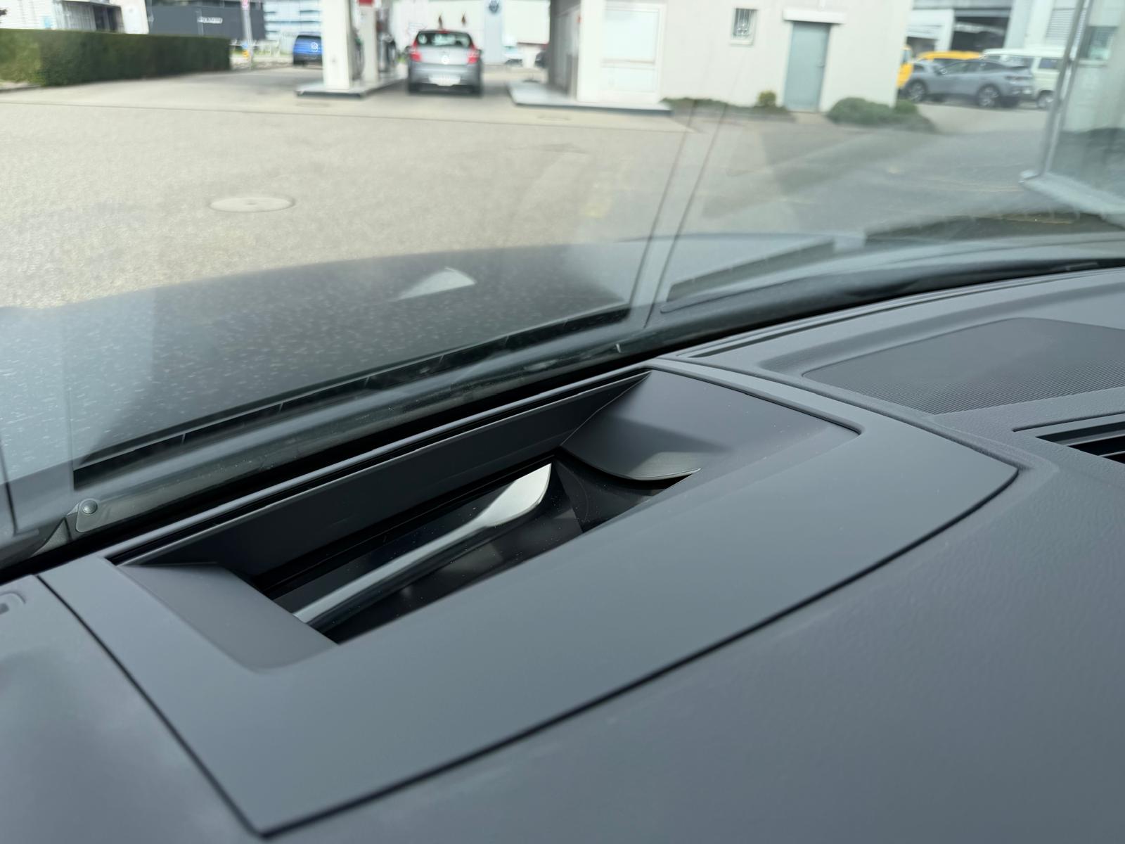 VW Touareg 3.0 TSI eHybrid R Final Edition Tiptronic-image-17