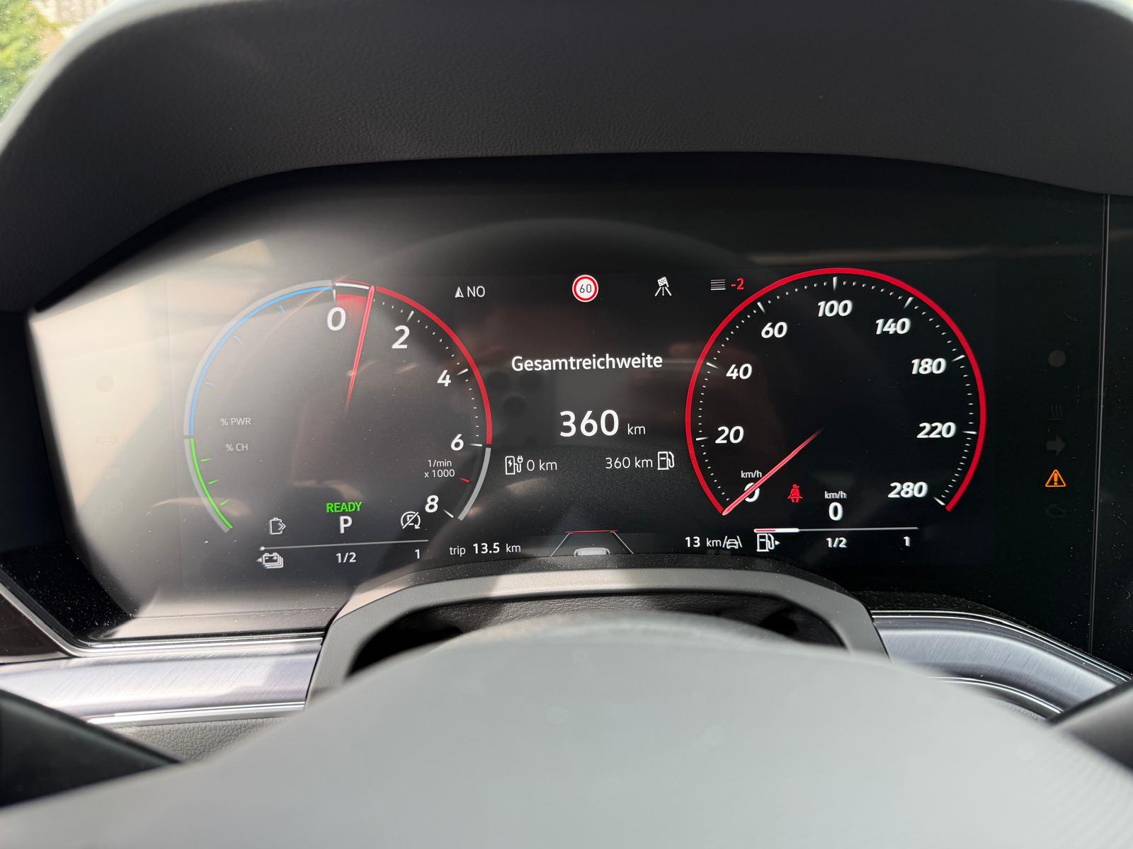 VW Touareg 3.0 TSI eHybrid R Final Edition Tiptronic-image-14