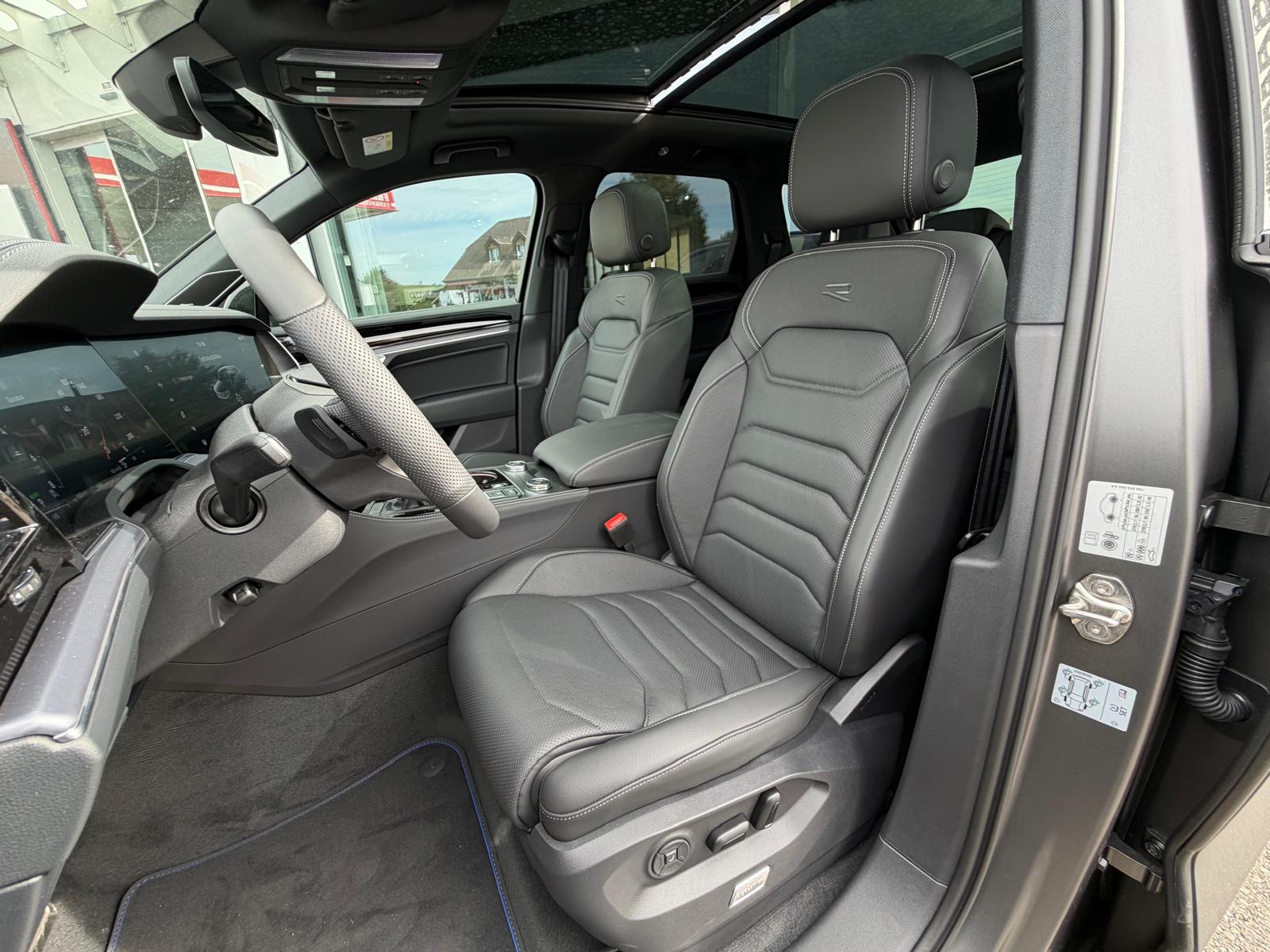 VW Touareg 3.0 TSI eHybrid R Final Edition Tiptronic-image-12